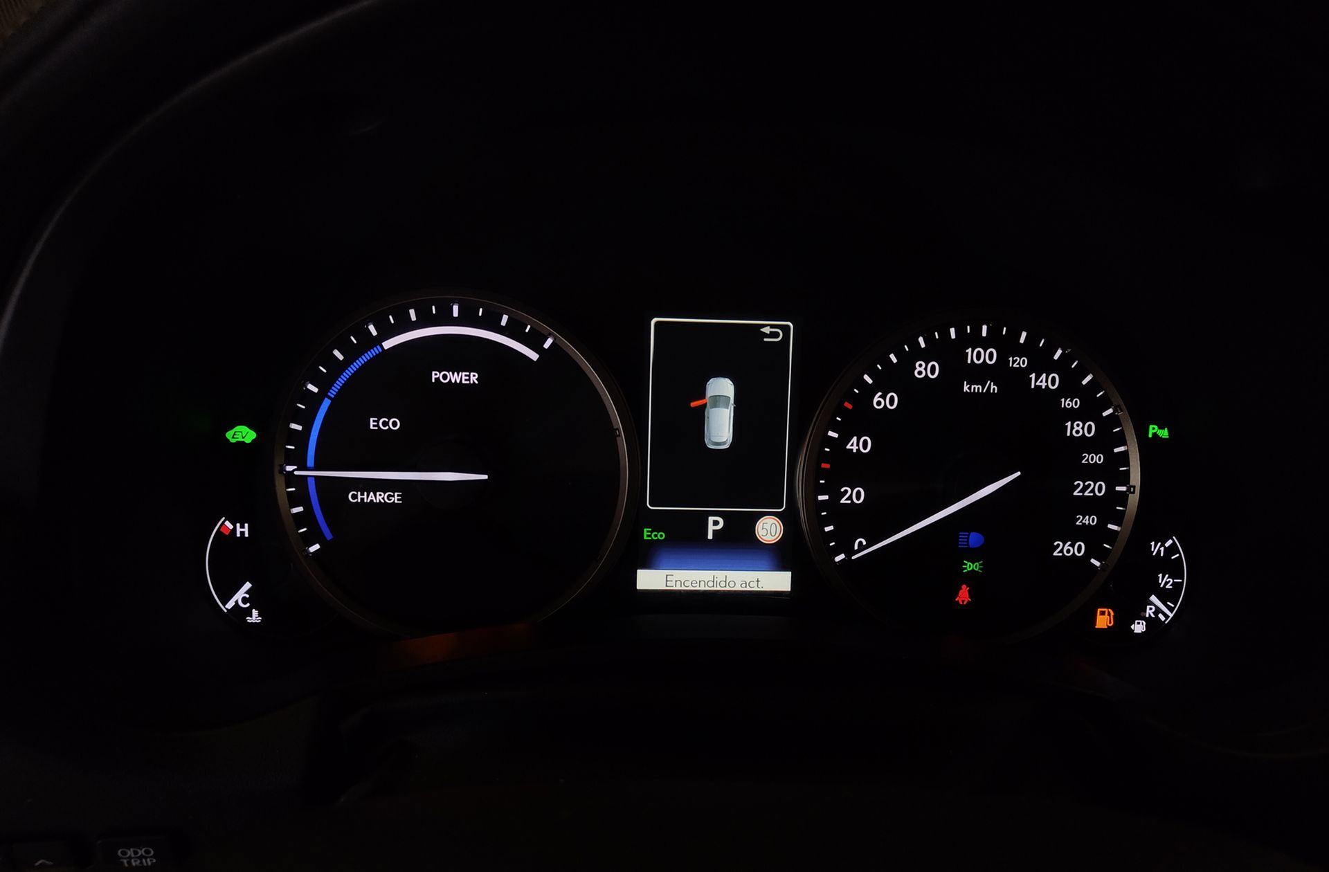 Lexus NX 300h Premium 2WD - foto 28