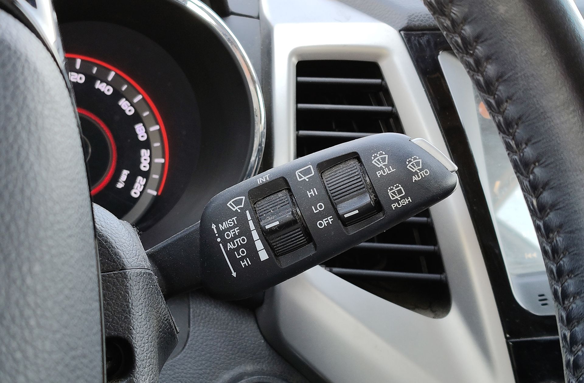 SsangYong Tivoli D16T Limited 4x2 - foto 23