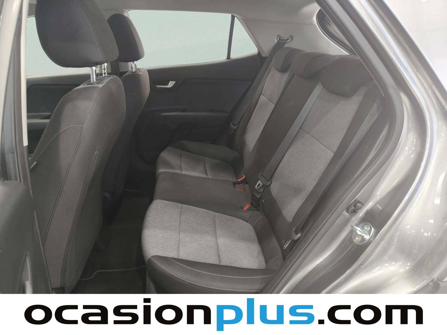 Foto asientos traseros KIA Stonic KIA Stonic 1.0 T-GDi MHEV MT Concept (100 CV)