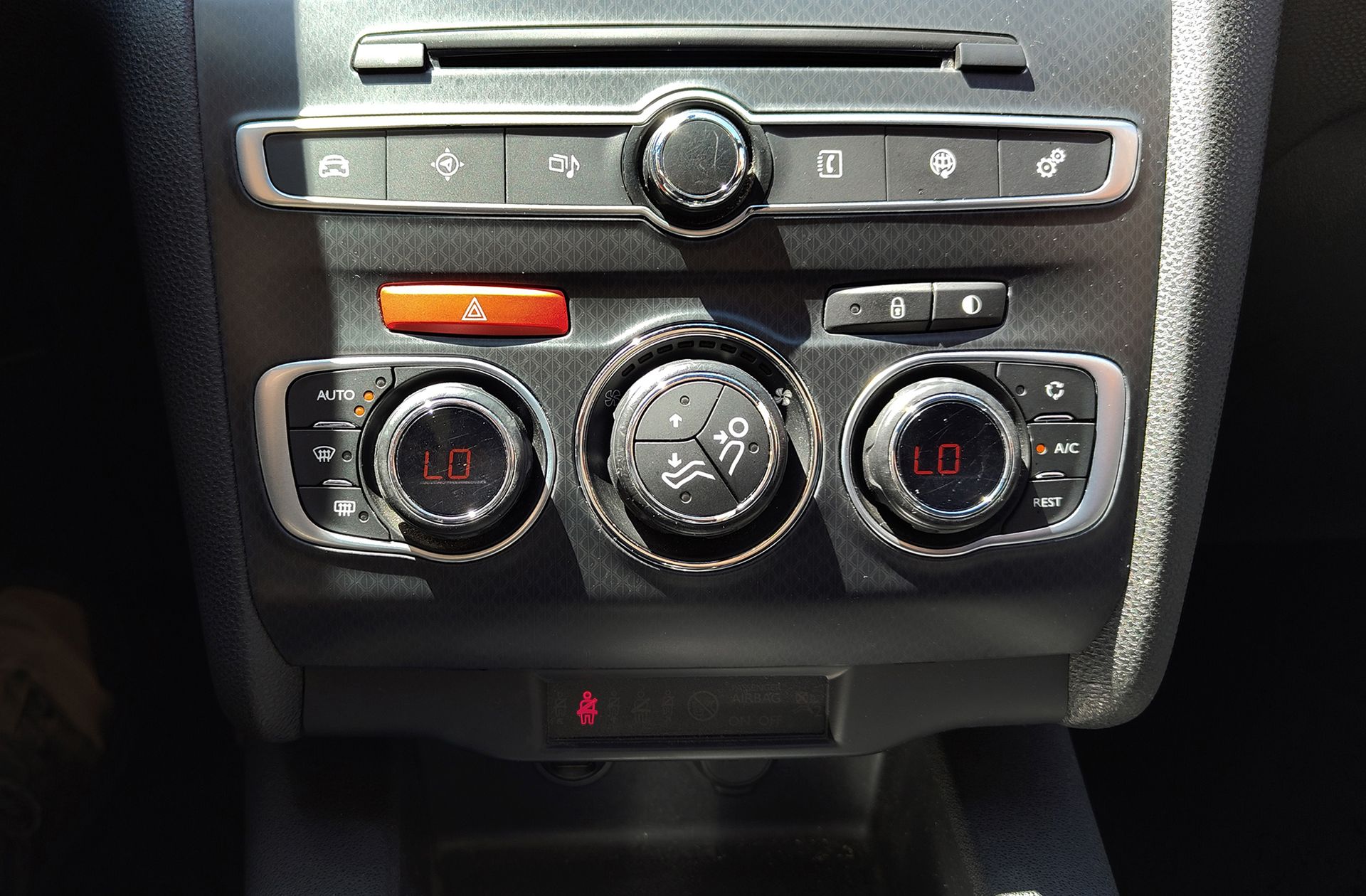 DS 4 Crossback 1.6 BlueHDi EAT6 Style - foto 30
