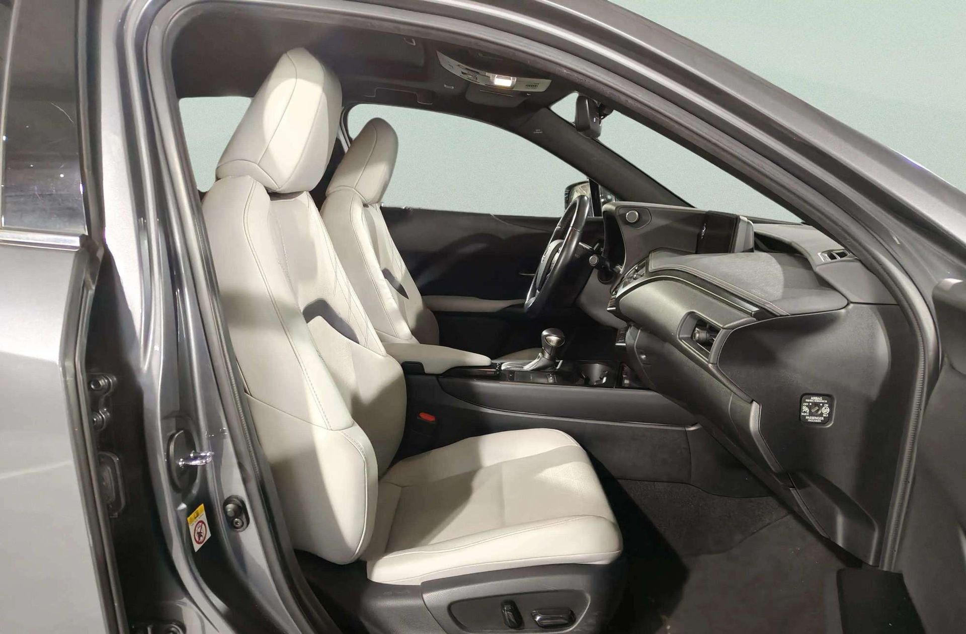 Lexus UX 250h Luxury - foto 27