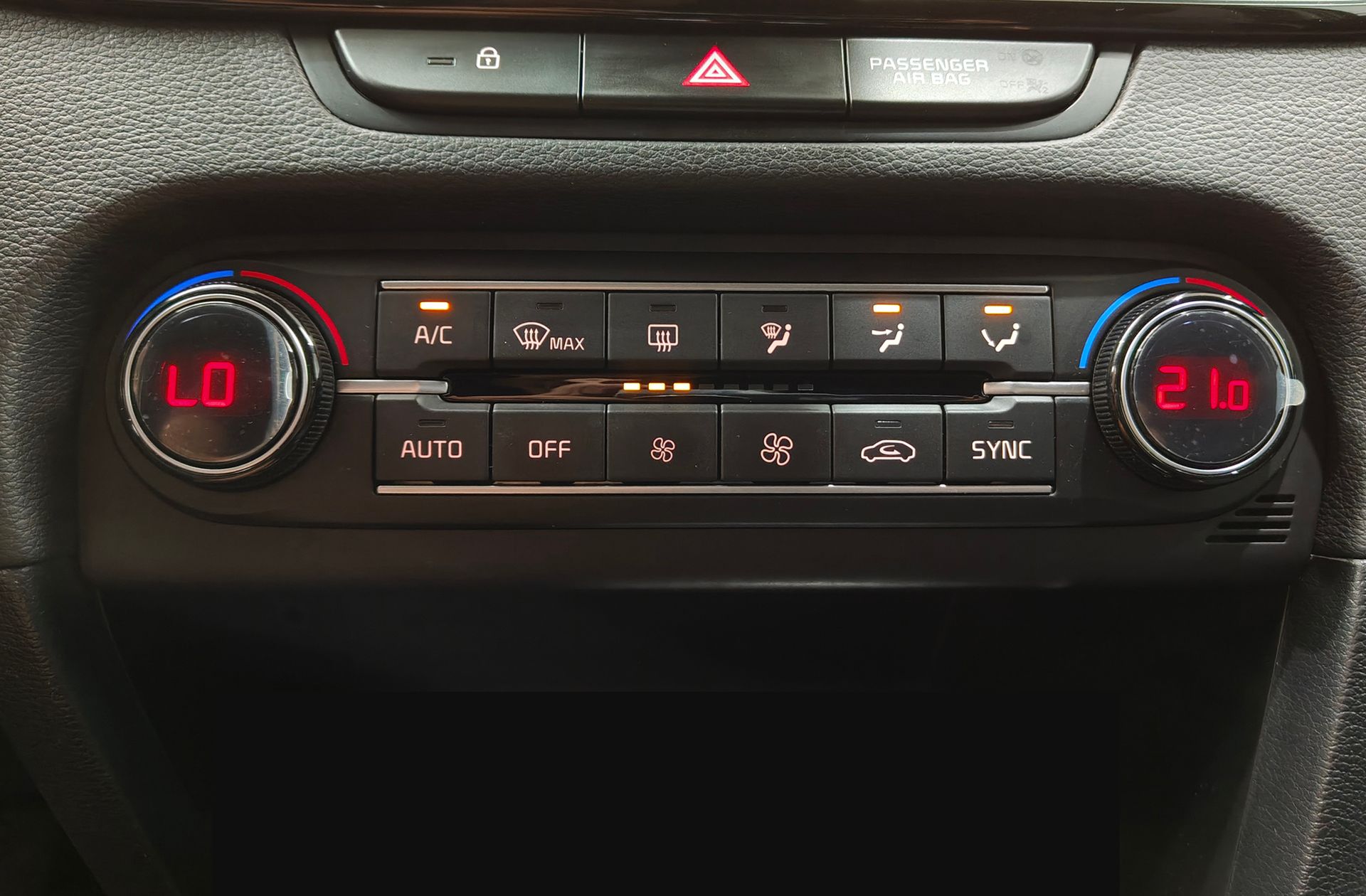 Kia XCeed 1.5 MHEV iMT Tech - foto 30