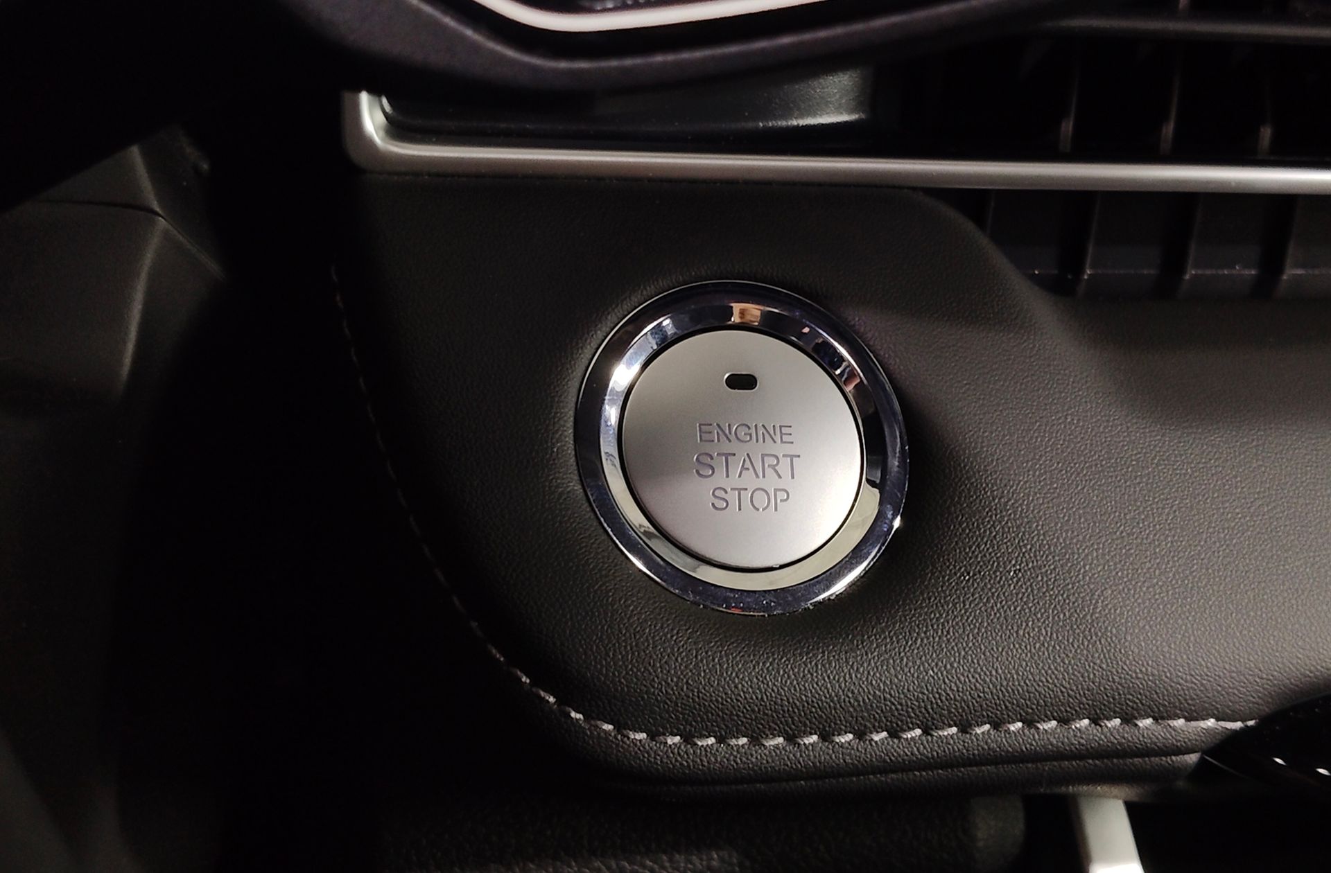 Ebro s400 1.5 DHE HEV Premium CVT - foto 32