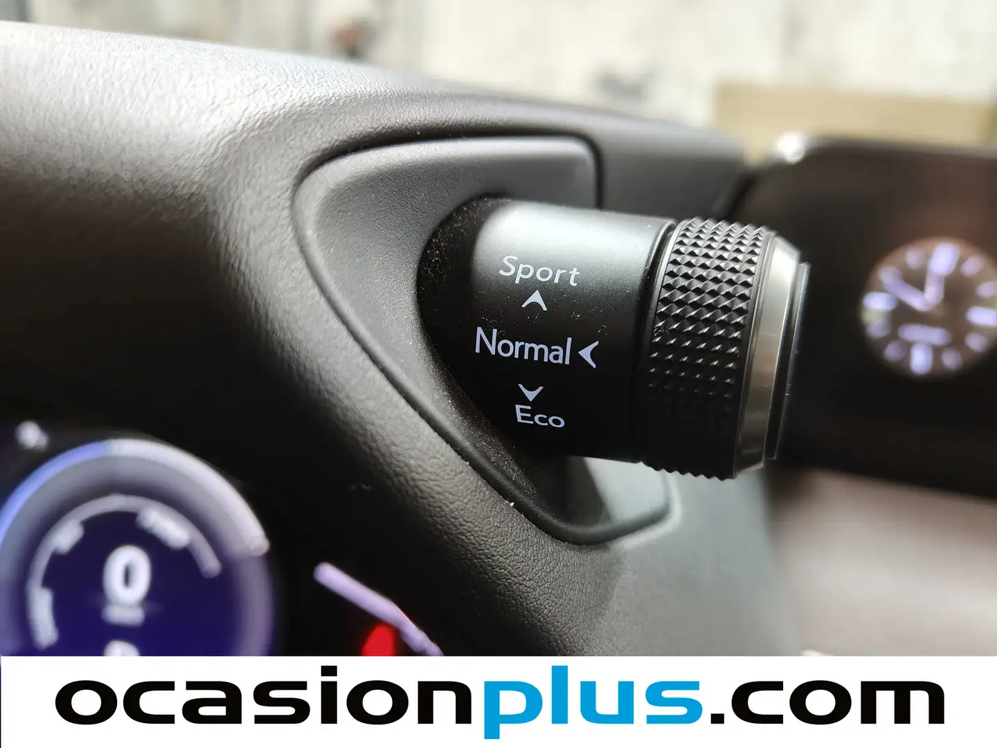 Foto Lexus UX Lexus UX 250h Business Navigation 2WD (184 CV)