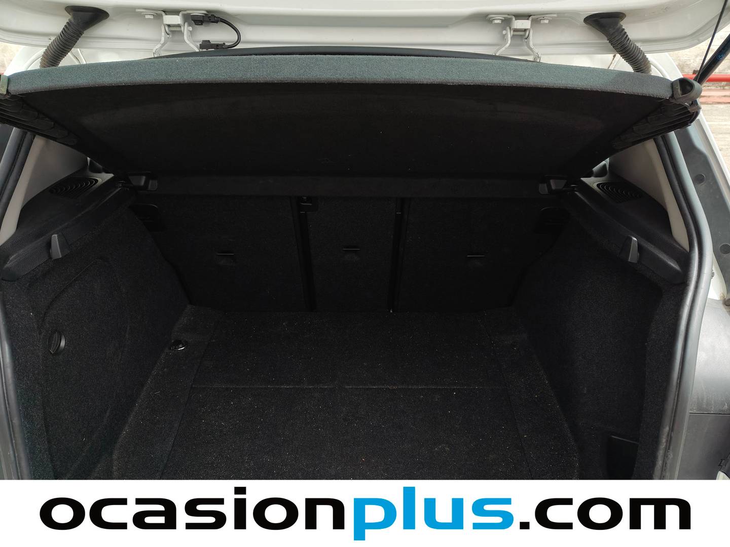 Fotos maletero BMW Serie 1 BMW Serie 1 118i (136 CV)