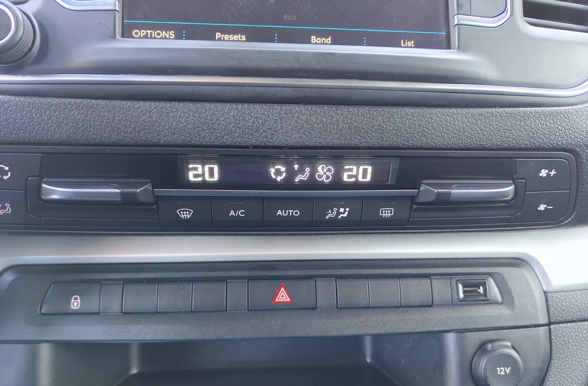 Peugeot Traveller 2.0 BlueHDi Long Business EAT8 9 plazas - foto 27