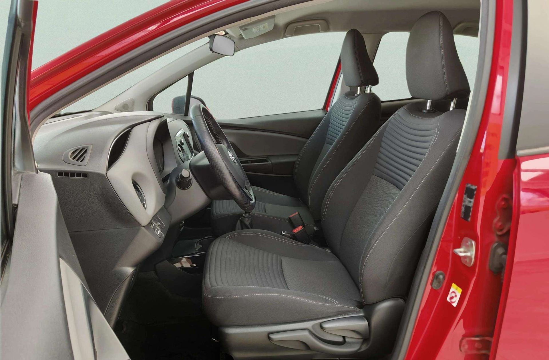 Toyota Yaris 1.3 100 Feel - foto 9