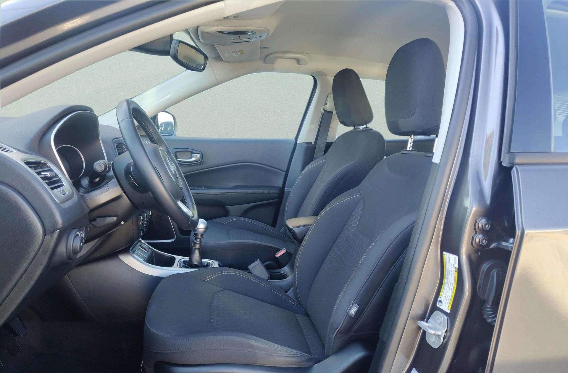 Jeep Compass 1.4 MultiAir Sport 4x2 - foto 8