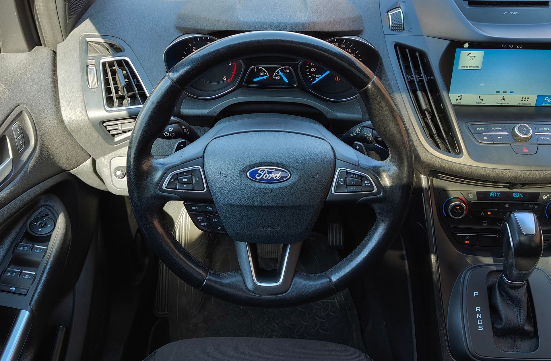 Ford Kuga 1.5 TDCi Titanium 4x2 - foto 24