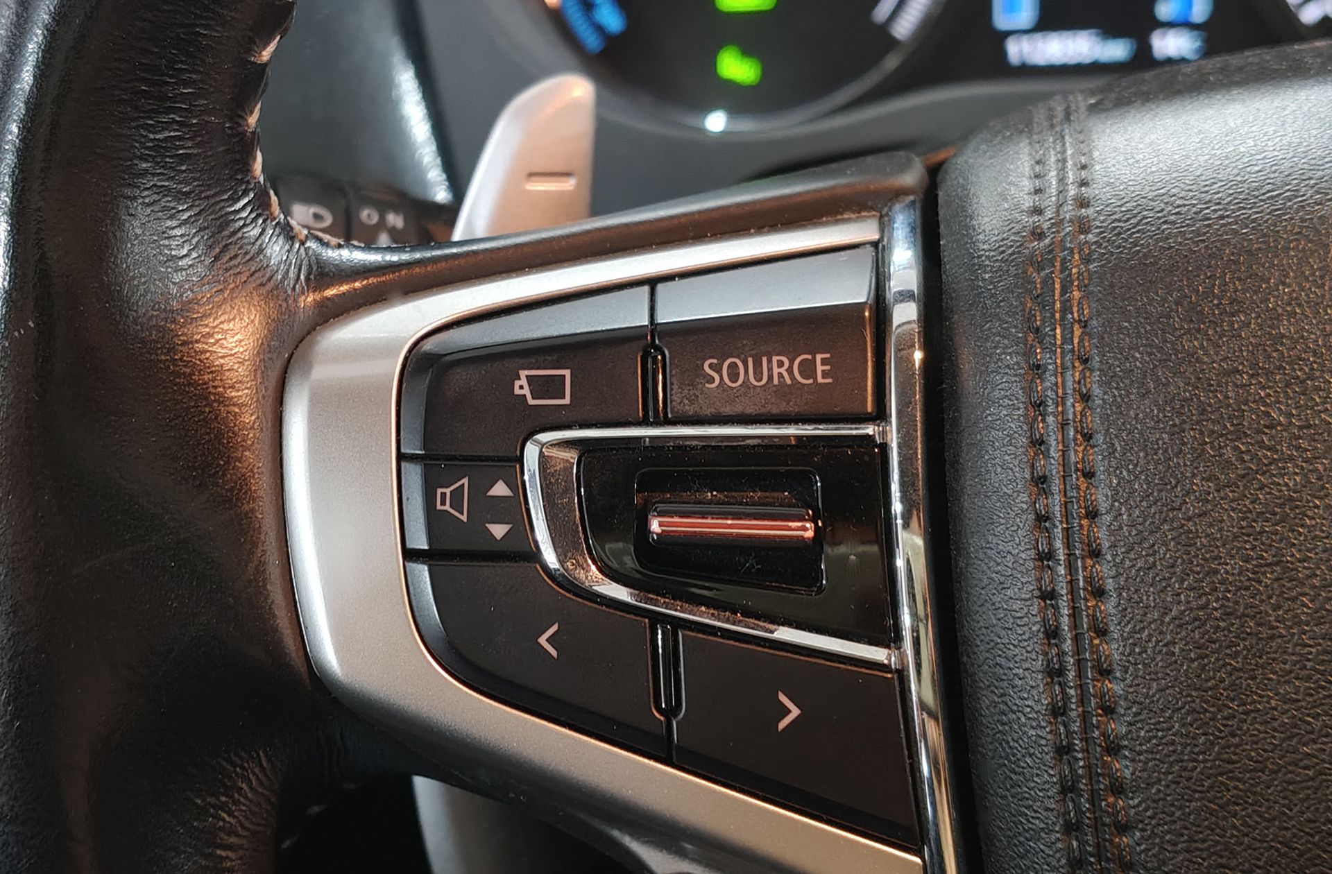 Mitsubishi Outlander 2.0 PHEV Kaiteki 4WD - foto 29