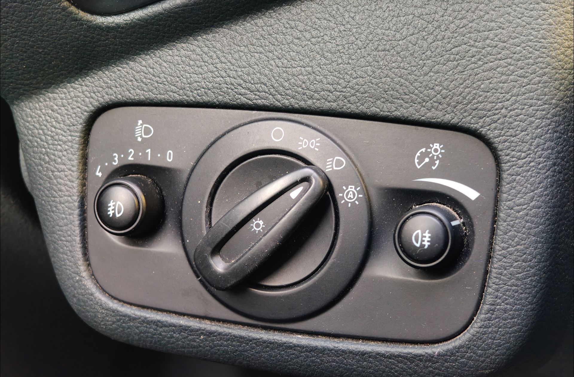 Ford Grand C-Max 1.0 EcoBoost 125 Start-Stop Trend - foto 25