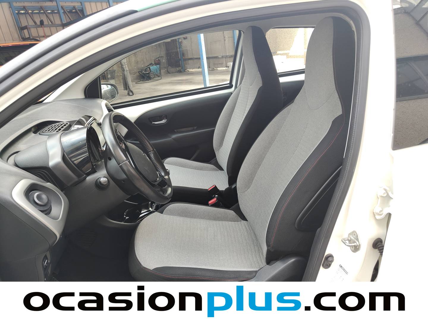 Foto asientos delanteros Citroën C1 Citroën C1 PureTech 82 City Edition (82 CV)