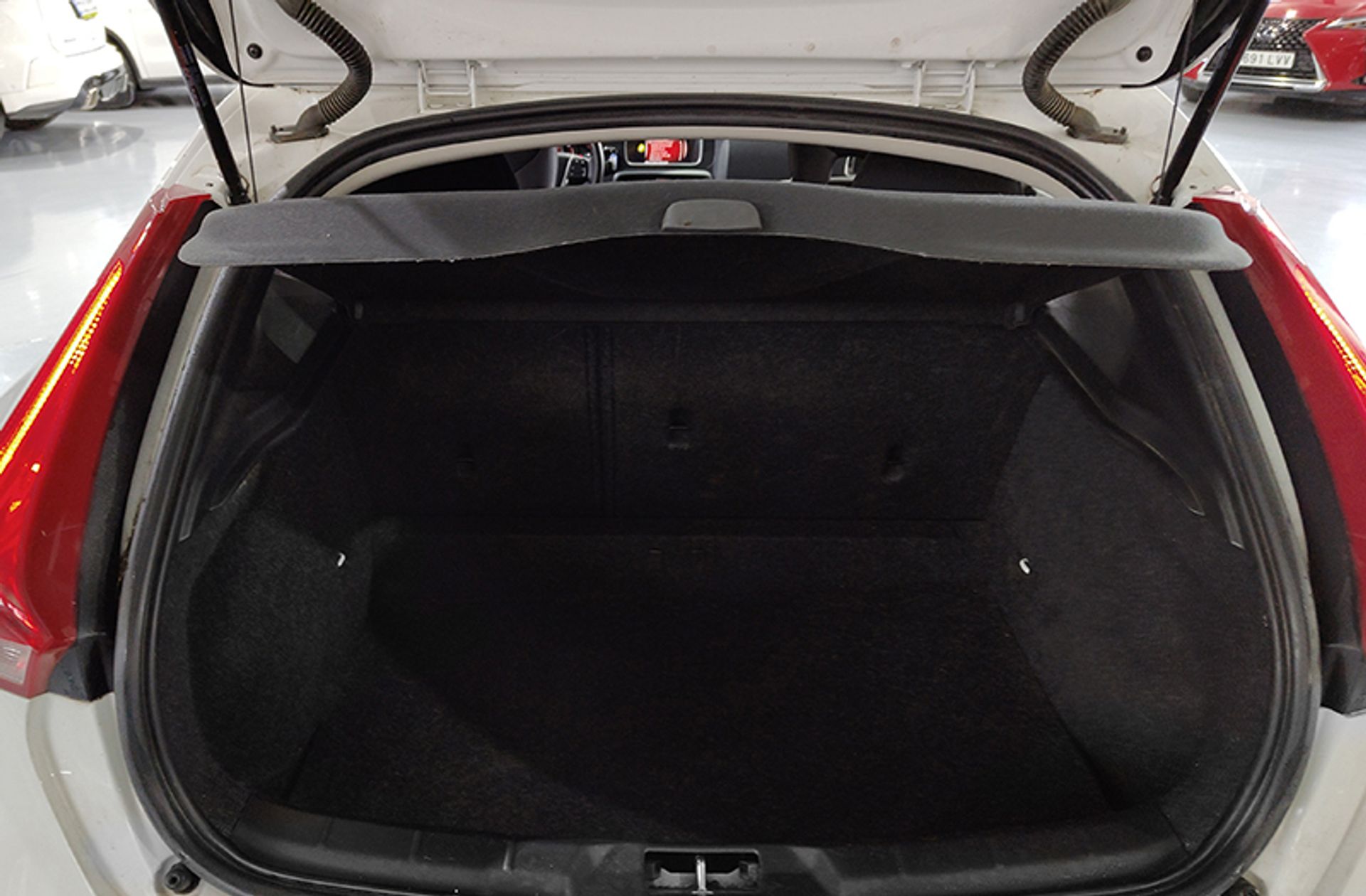 Volvo V40 D3 Momentum - foto 15