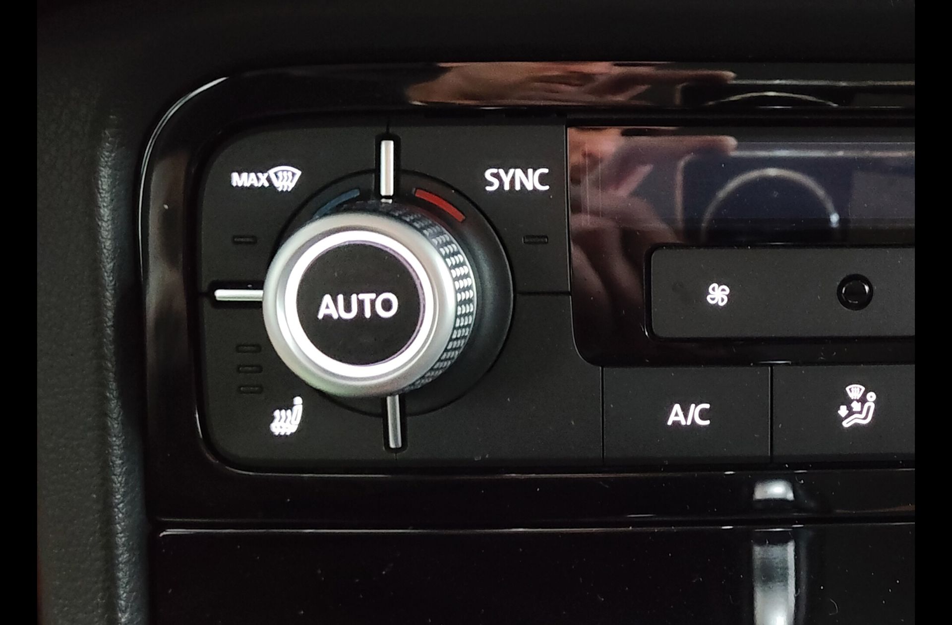 Volkswagen Touareg 3.0 TDI BMT tiptronic - foto 8