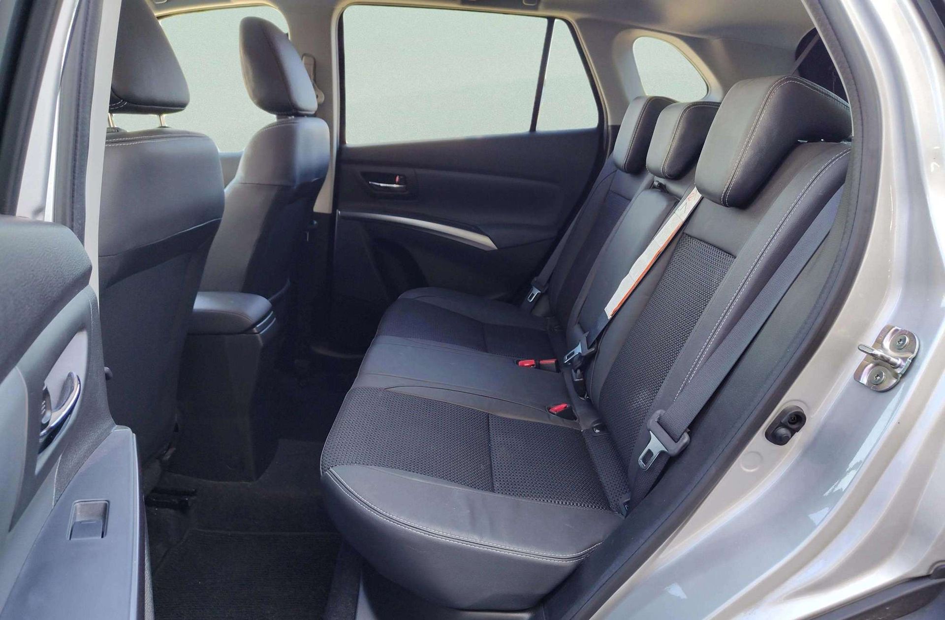 Suzuki S-Cross 1.4T Mild Hybrid S3 4WD - foto 17