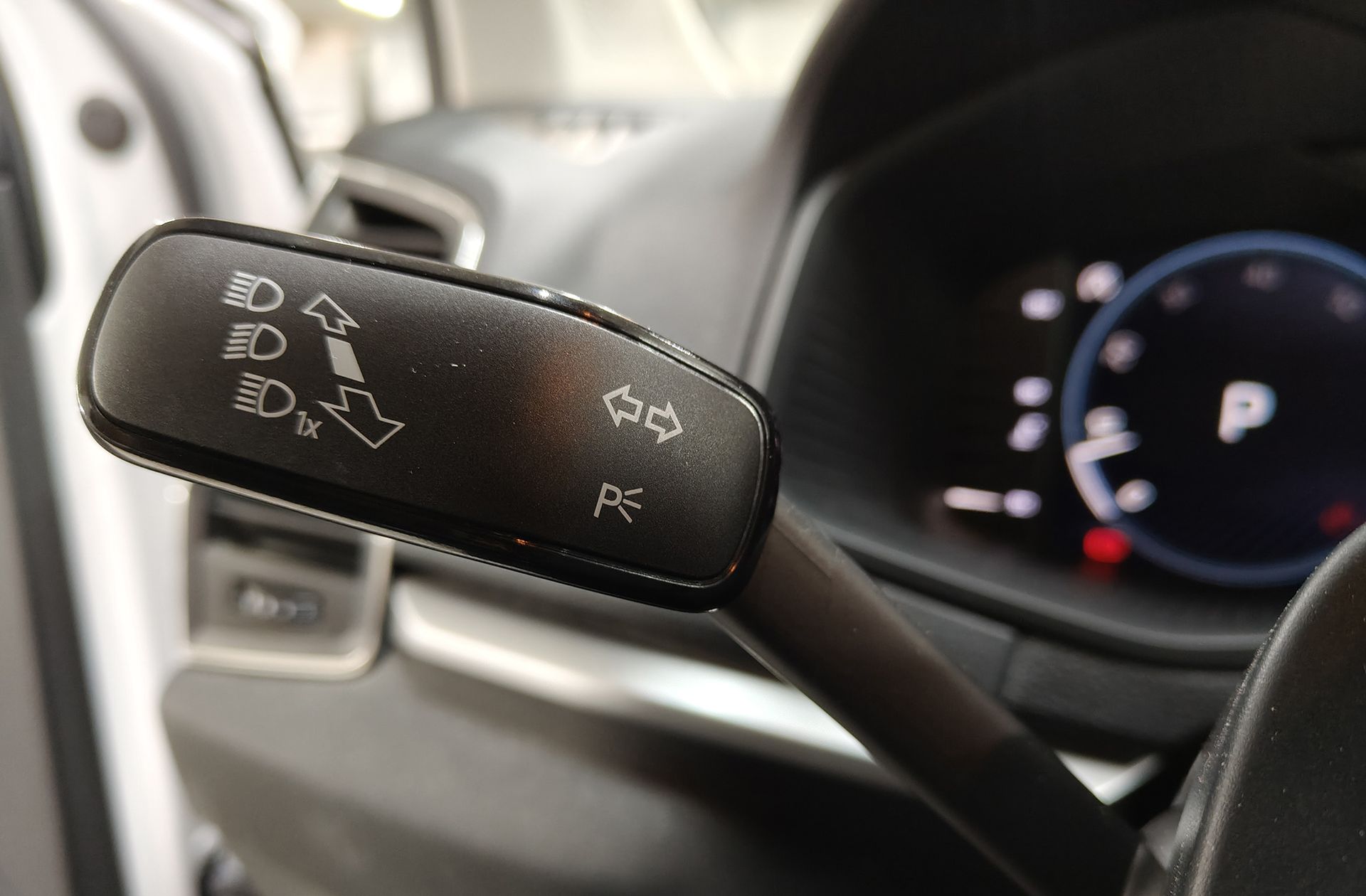 Škoda Karoq 1.5 TSI ACT Ambition DSG - foto 25