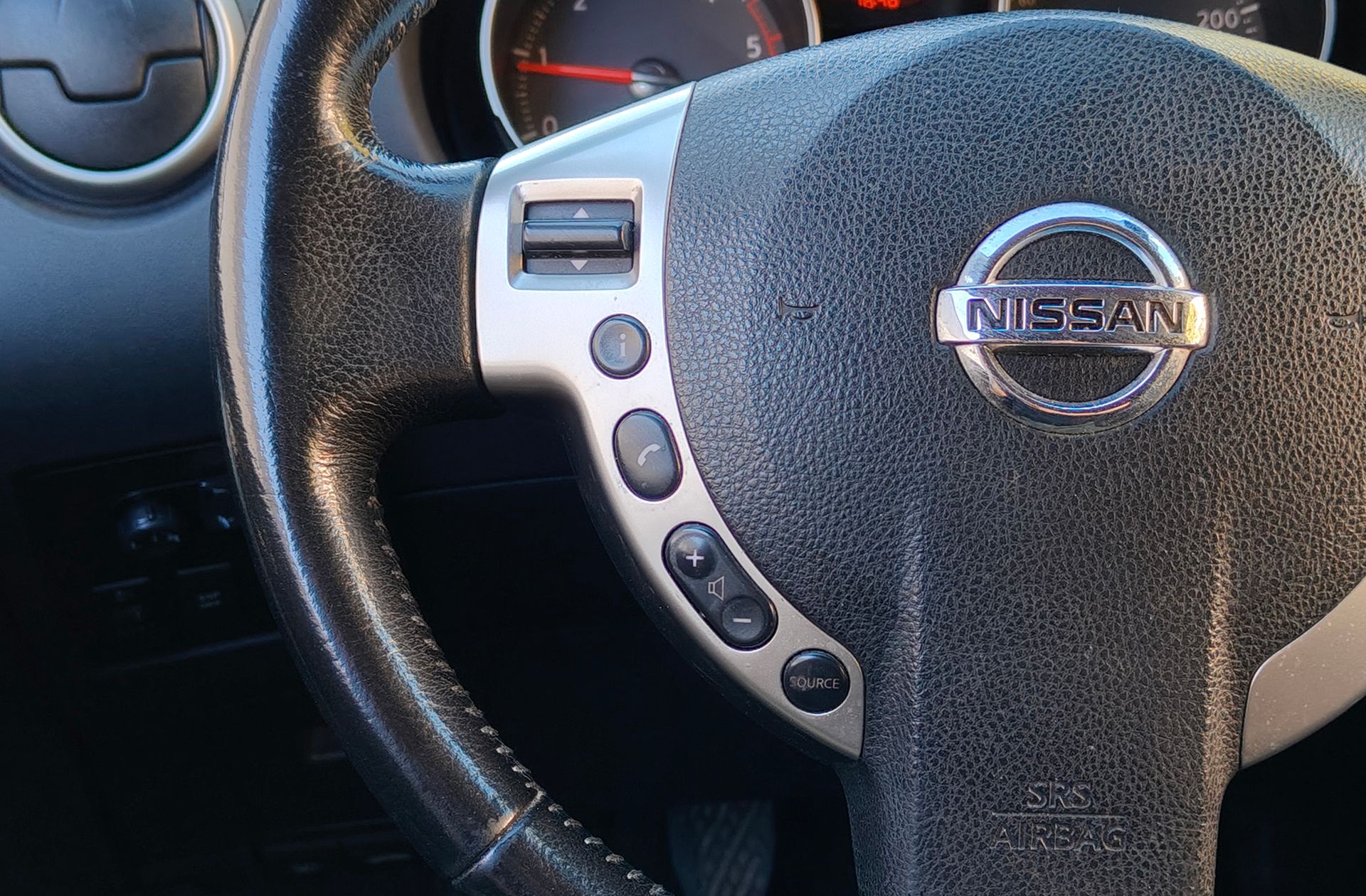 Nissan Qashqai dCi 105 Acenta 4x2 - foto 25