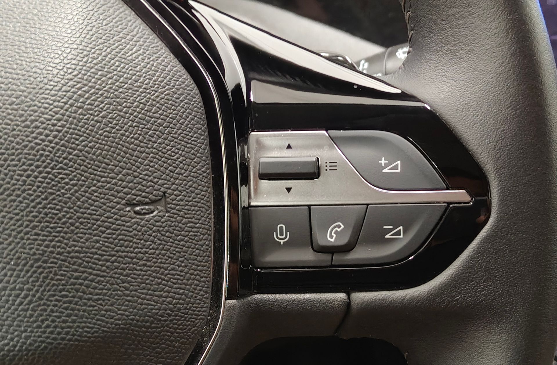 Peugeot 408 Allure Hybrid eDCS6 - foto 28