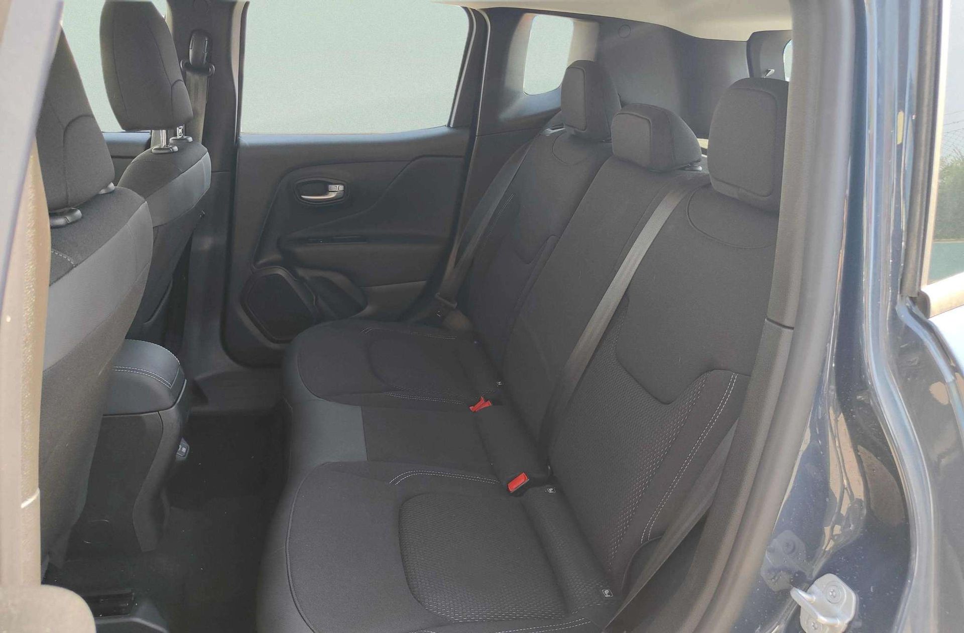 Jeep Renegade eHybrid 1.5 Limited ATX - foto 14