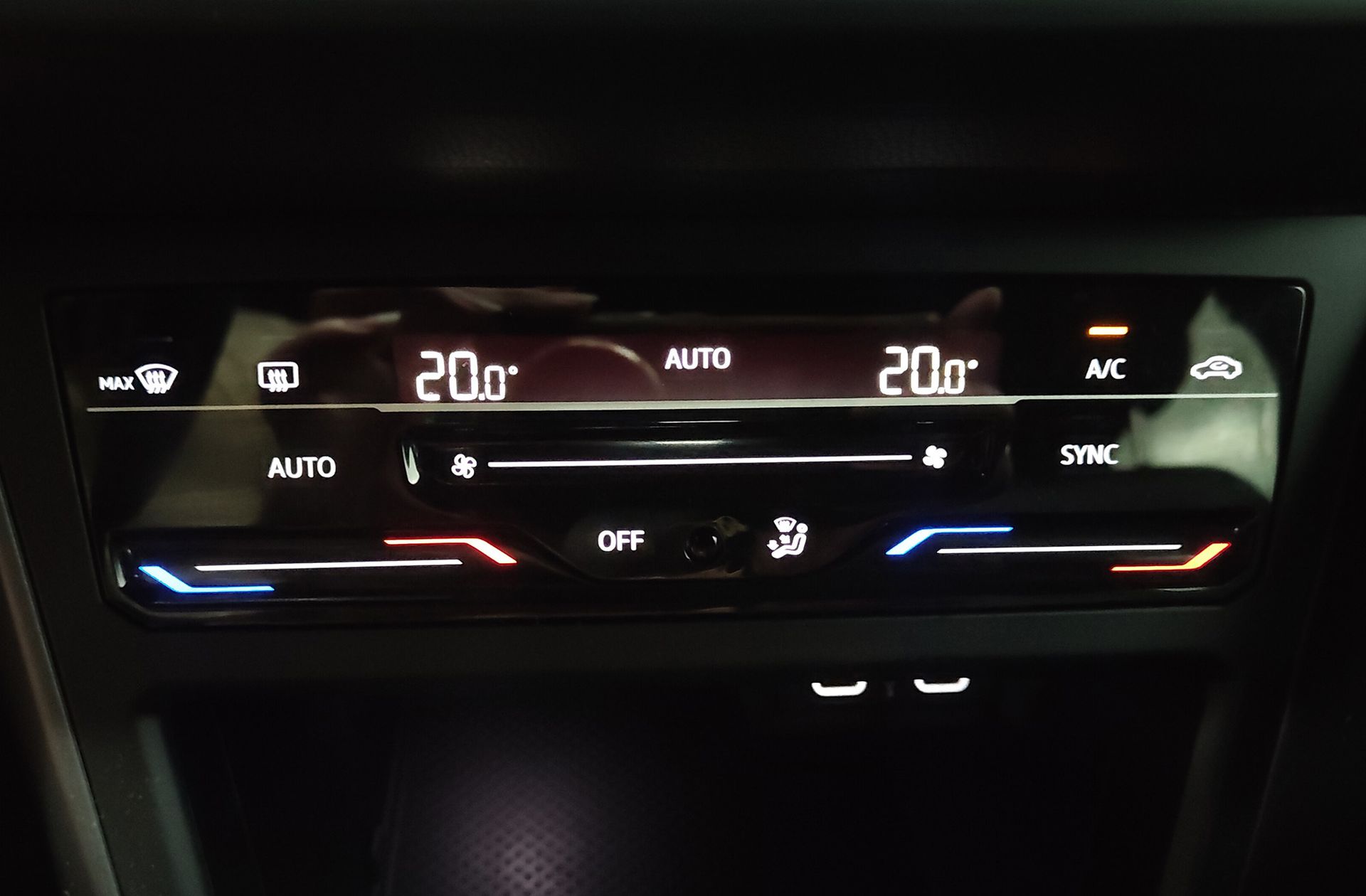 Volkswagen Taigo R-Line 1.0 TSI - foto 33