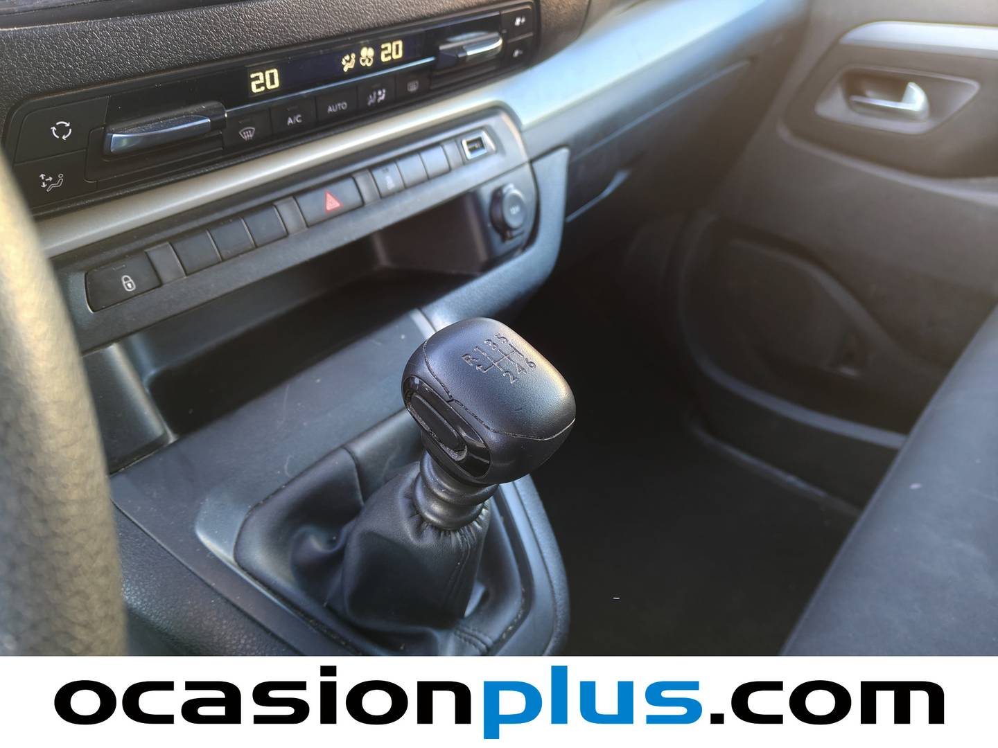 Foto Peugeot Traveller Peugeot Traveller 2.0 BlueHDi Business Standard (150 CV) 9 PLAZAS