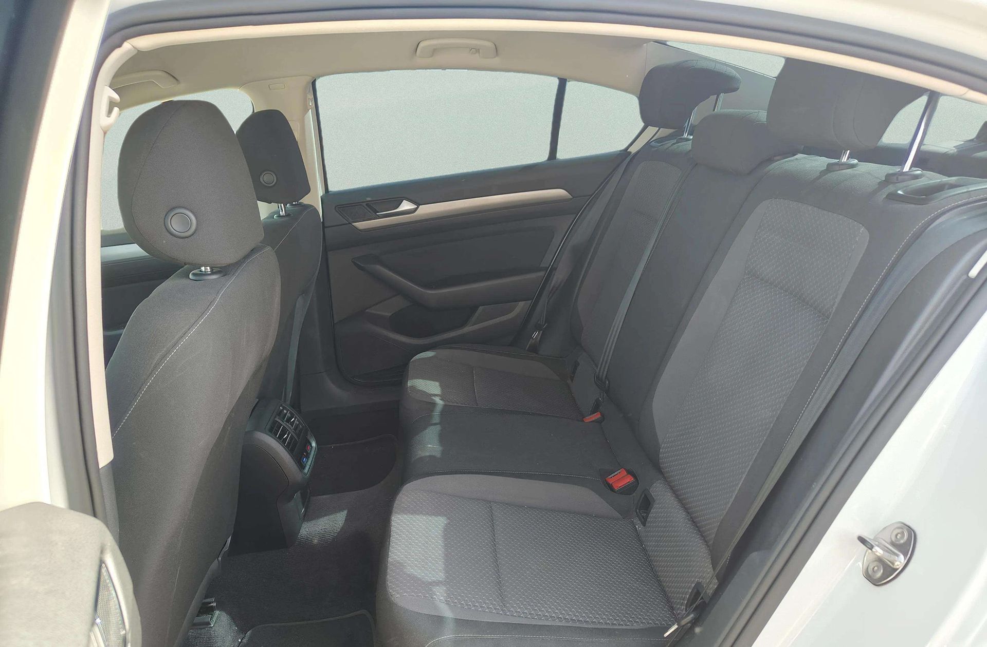 Volkswagen Passat Edition 2.0 TDI - foto 11