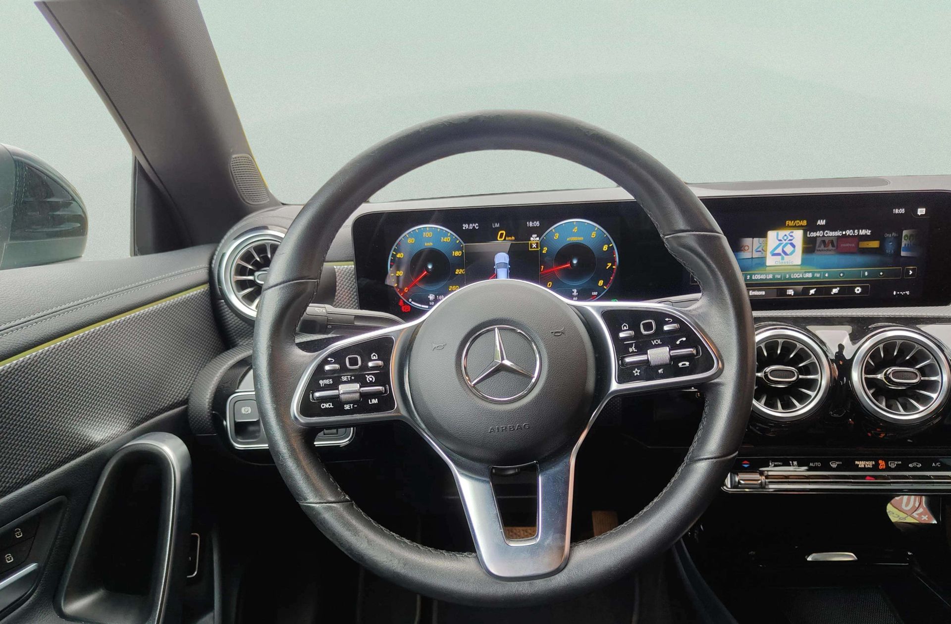 Mercedes-Benz CLA 180 - foto 24