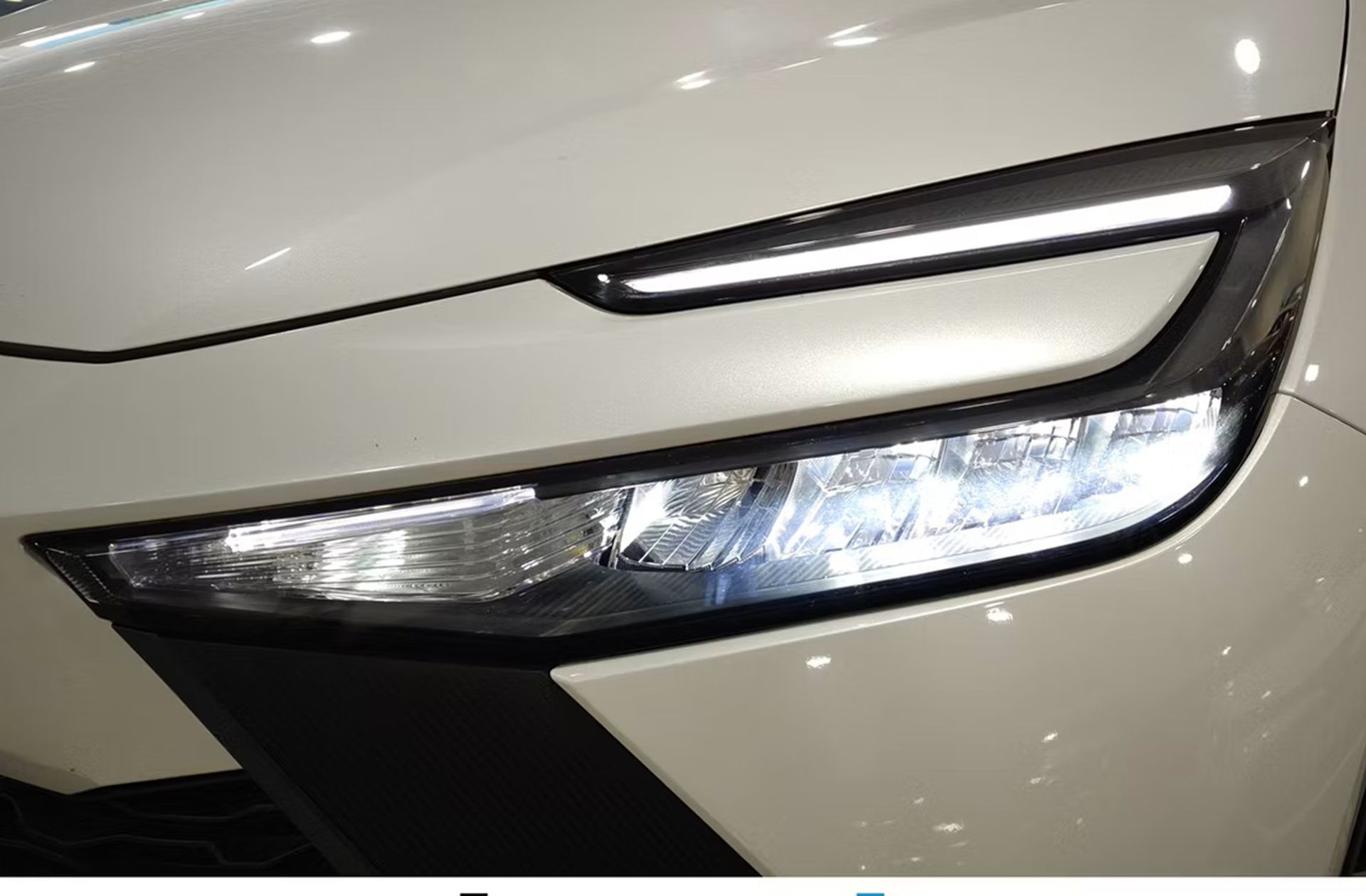 Toyota C-HR 1.8 140H Active - foto 13