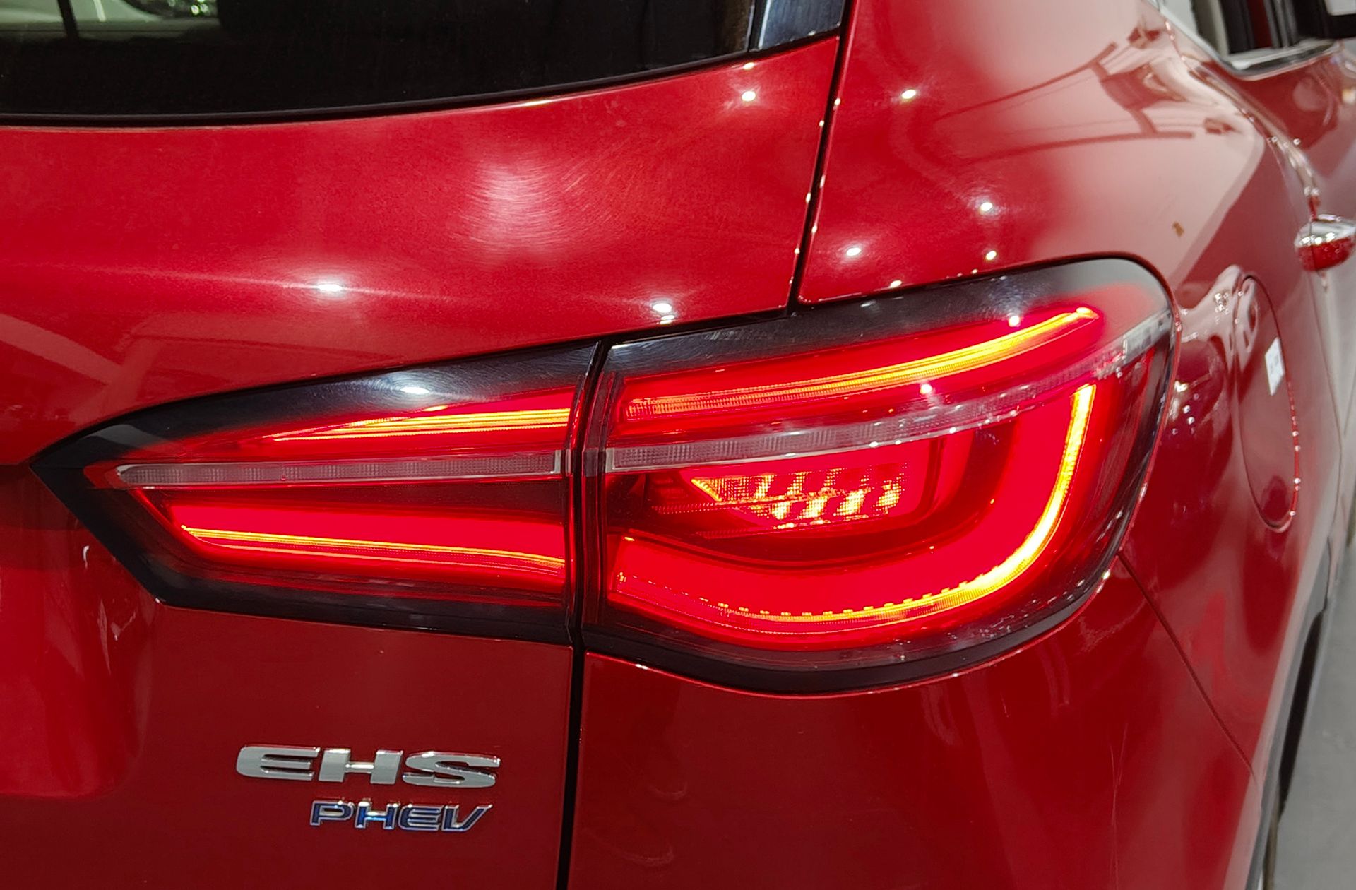 MG EHS 1.5 T-GDi PHEV Luxury - foto 18