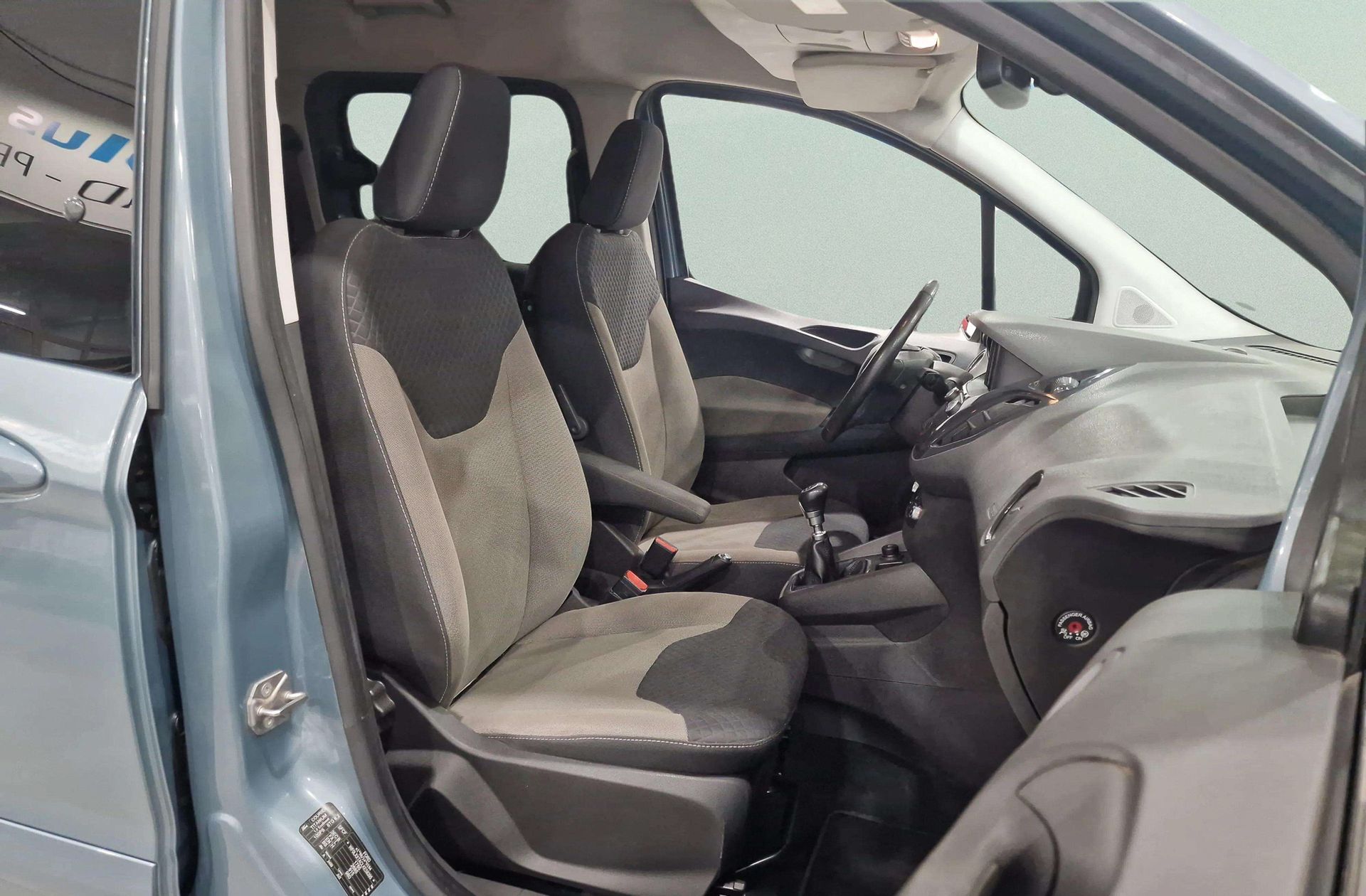 Ford Tourneo Courier 1.0 EcoBoost Titanium - foto 16