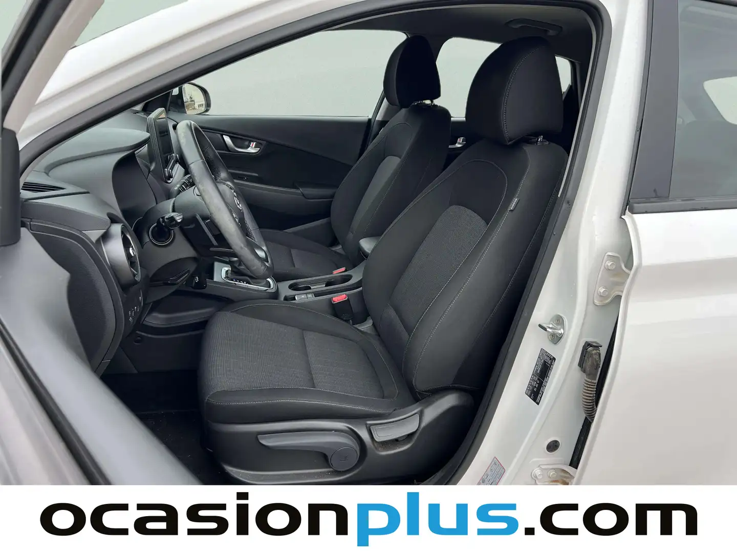 Foto Hyundai Kona Hyundai Kona 1.6 GDI HEV Maxx DCT (141 CV)