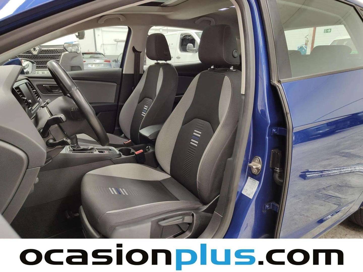 Foto asientos delanteros Seat León Seat León 1.4 TGI GNC S&S Style Visio DSG (110 CV)