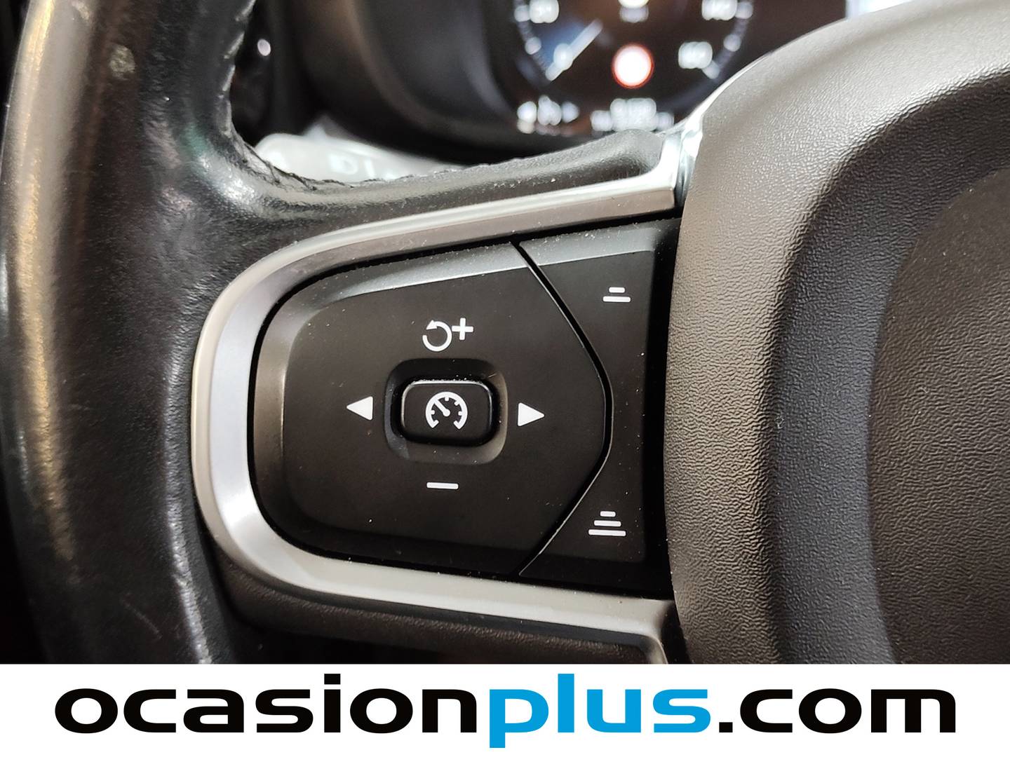 Foto Volvo XC60 Volvo XC60 2.0 T4 Momentum Auto (190 CV)