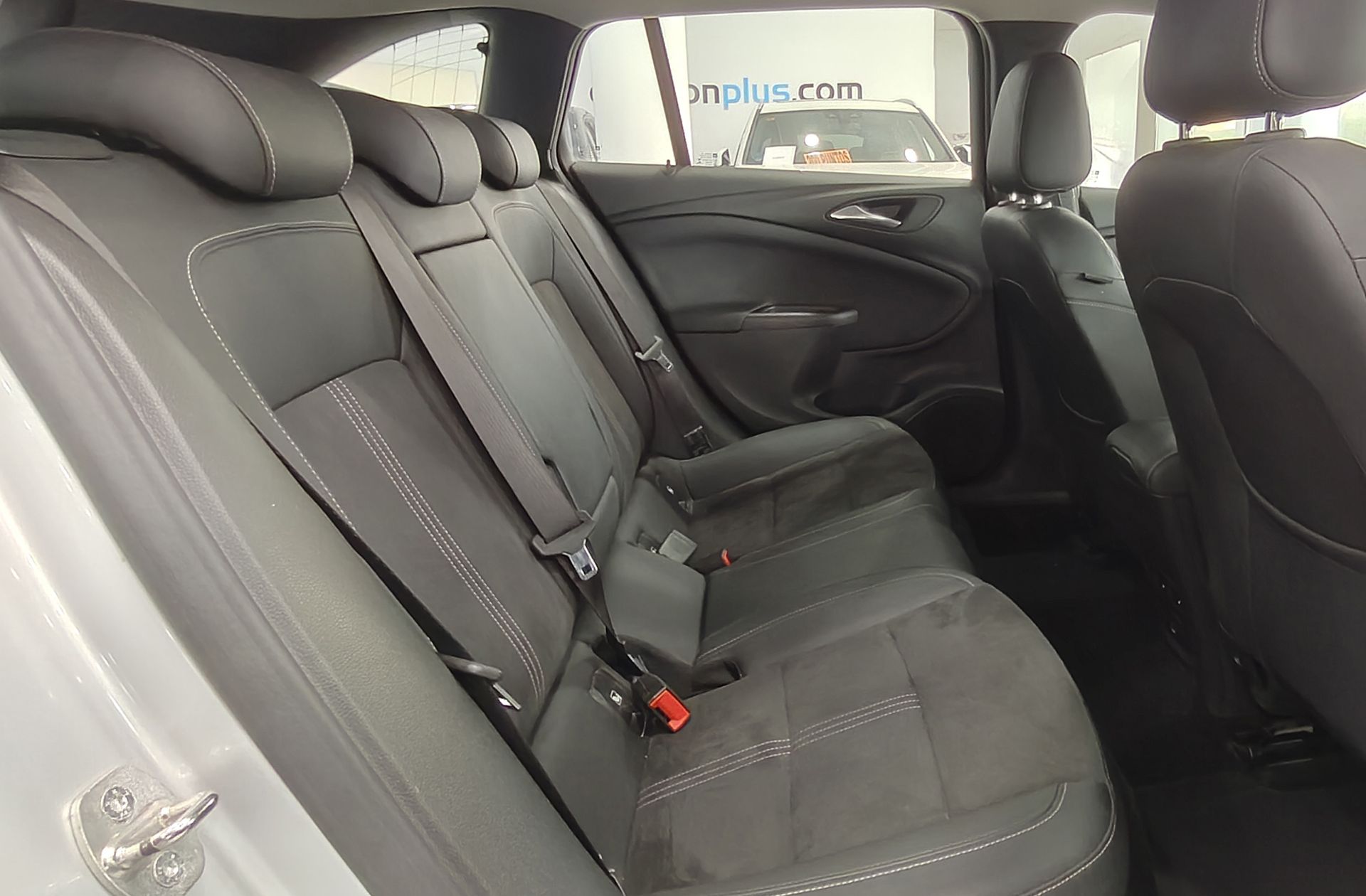 Opel Astra Sports Tourer 1.2 Turbo SHR Elegance - foto 18