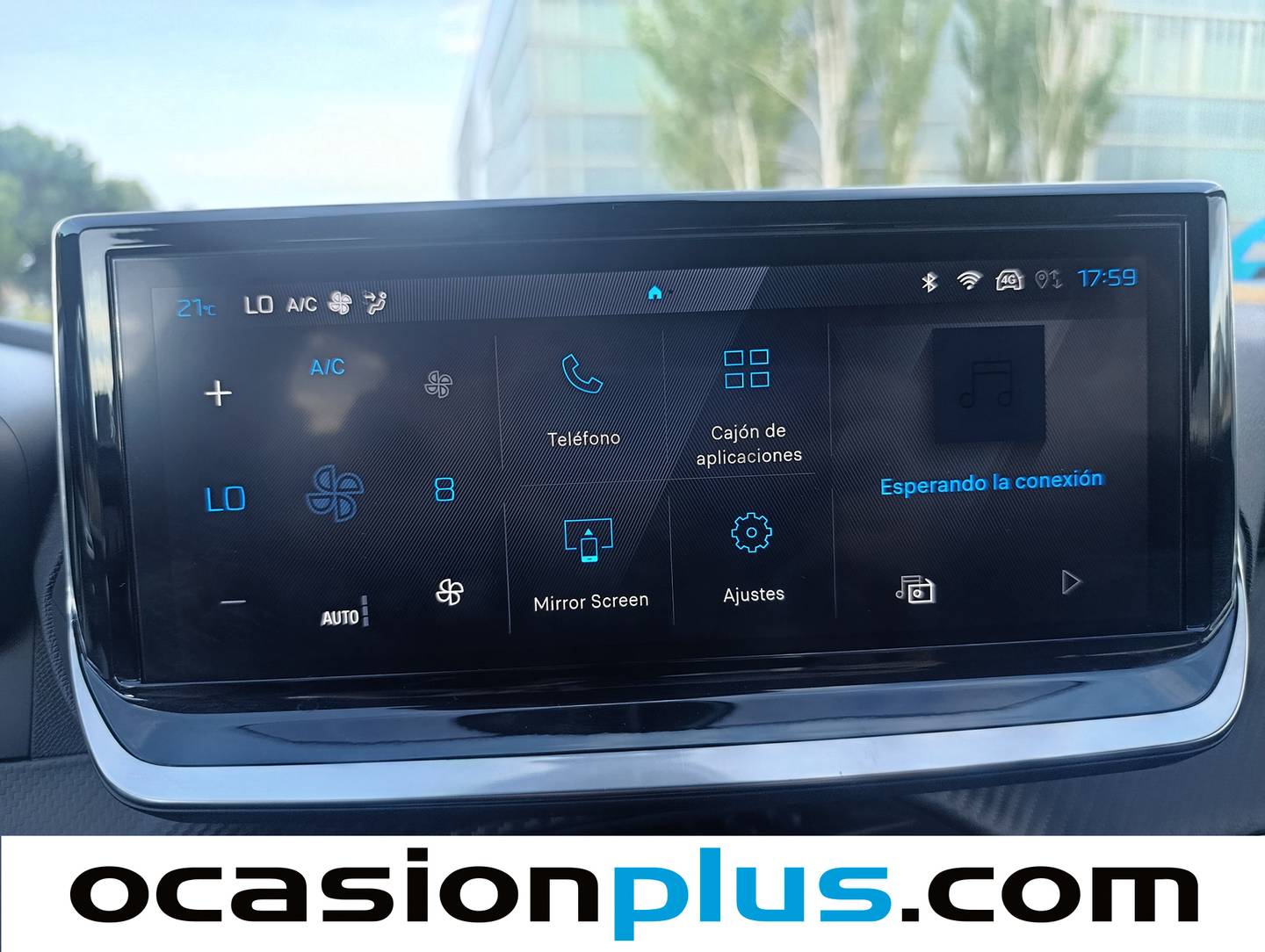 Extras y acabados del Peugeot 2008 Peugeot 2008 Allure Hybrid eDCS6 (145 CV)