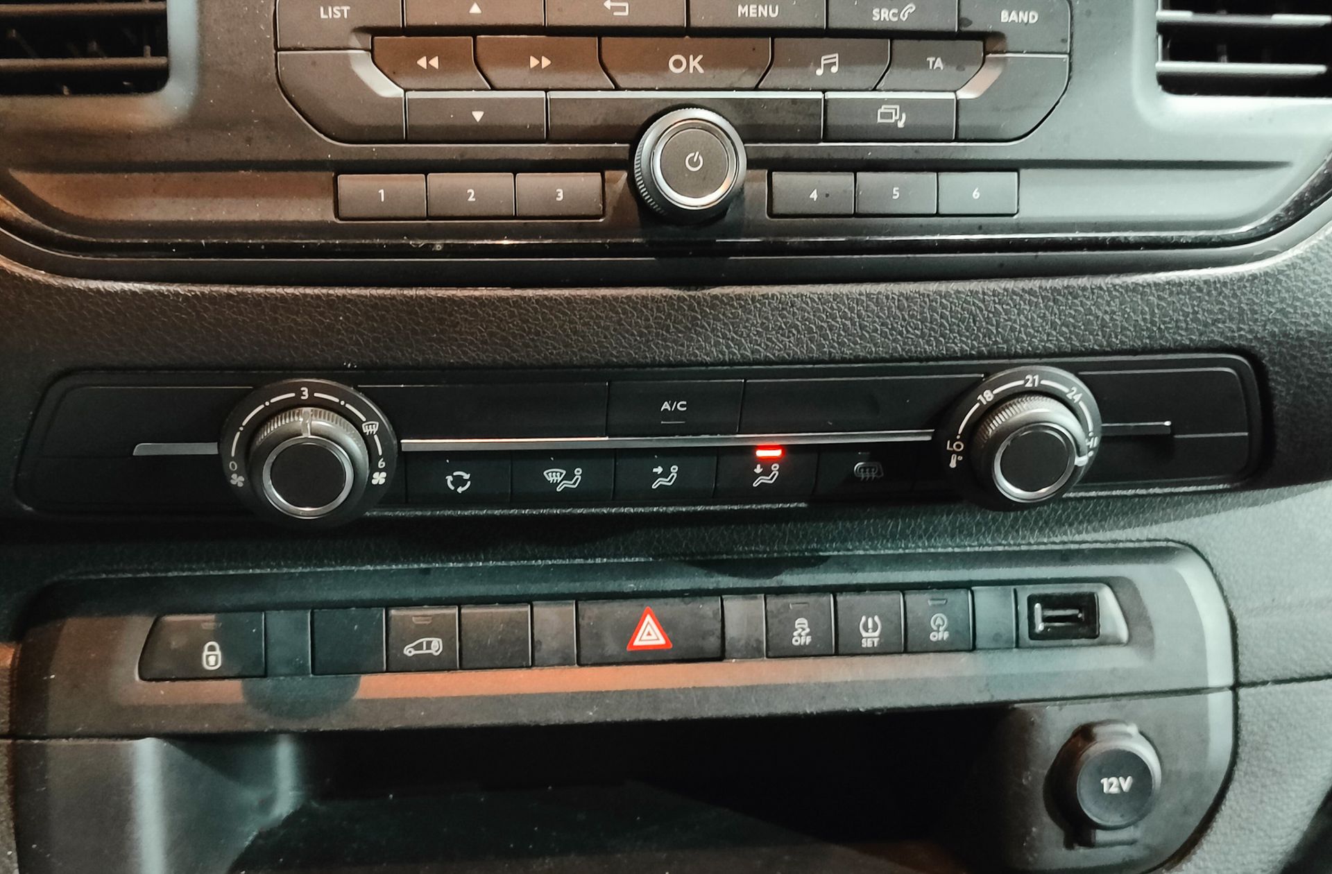 Citroën Jumpy Furgon BlueHDi 120 Talla M 3 plazas - foto 24