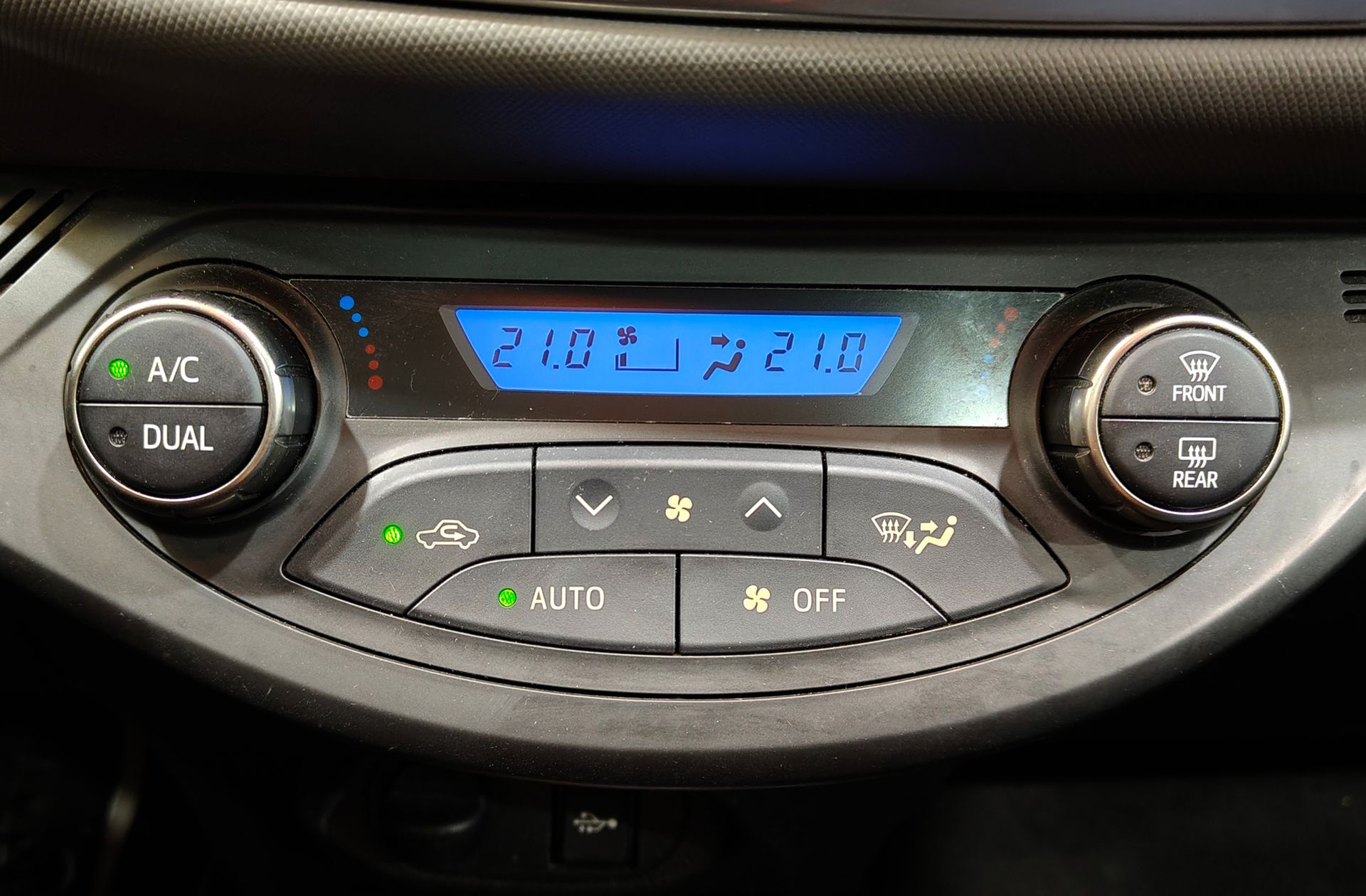 Toyota Yaris 1.5 Hybrid Feel - foto 38
