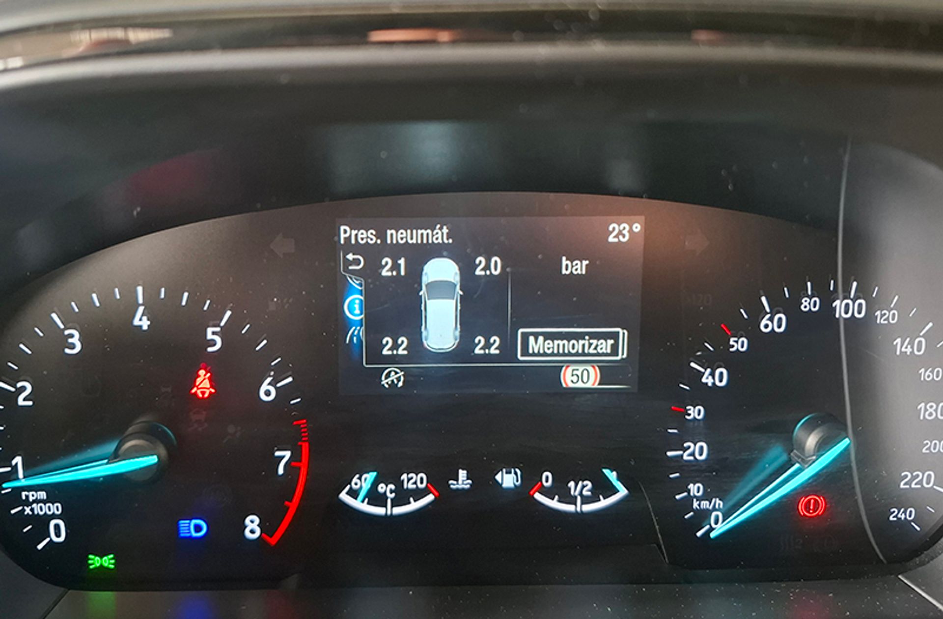 Ford Focus 1.0 EcoBoost MHEV ST-Line - foto 21