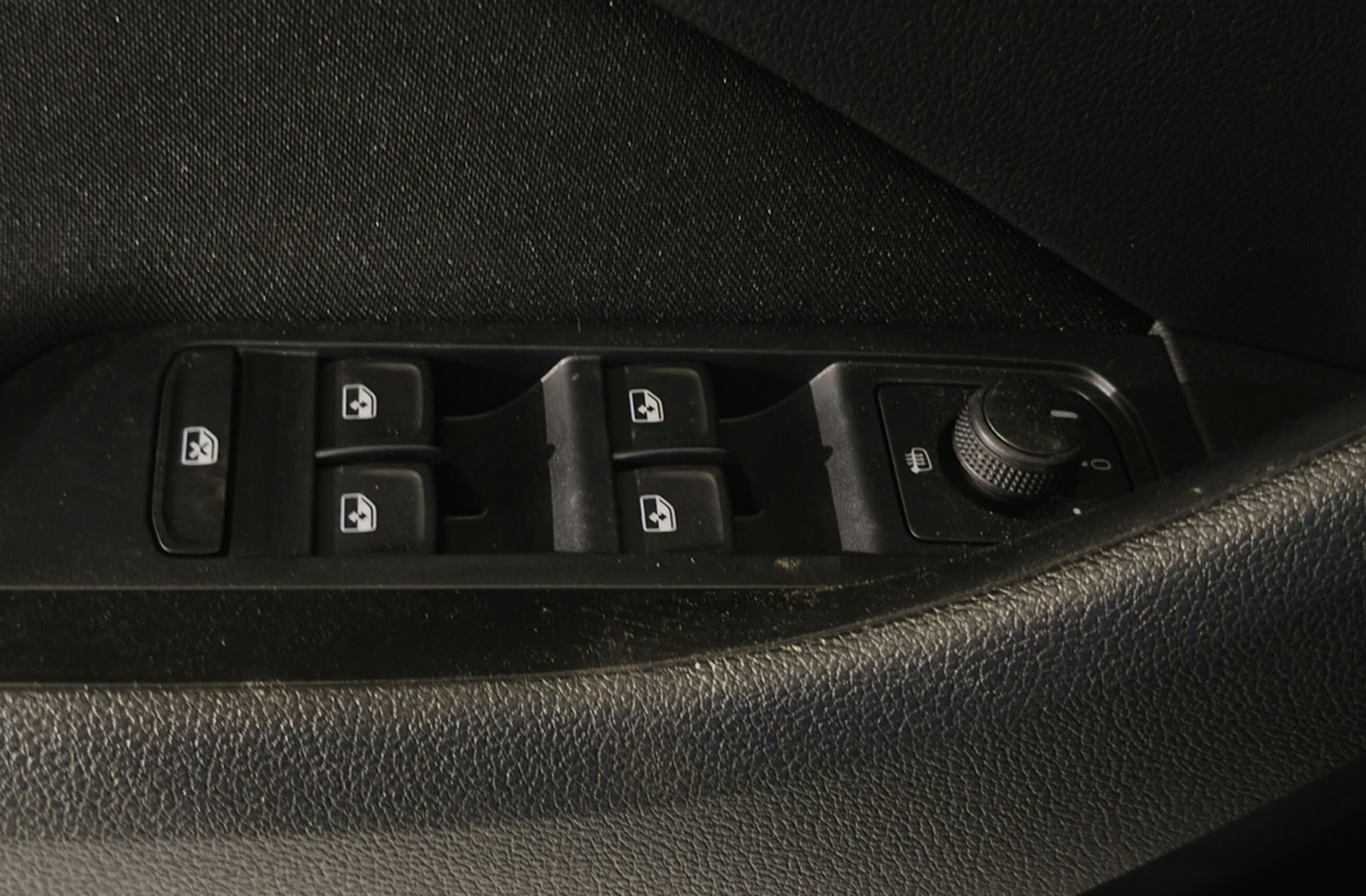 Škoda Kamiq 1.0 TSI Selection DSG - foto 37