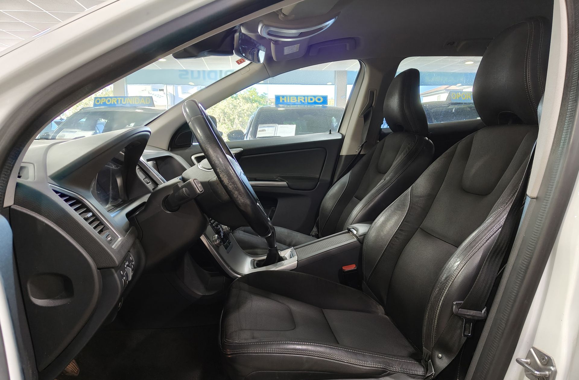 Volvo XC60 D3 Momentum - foto 10