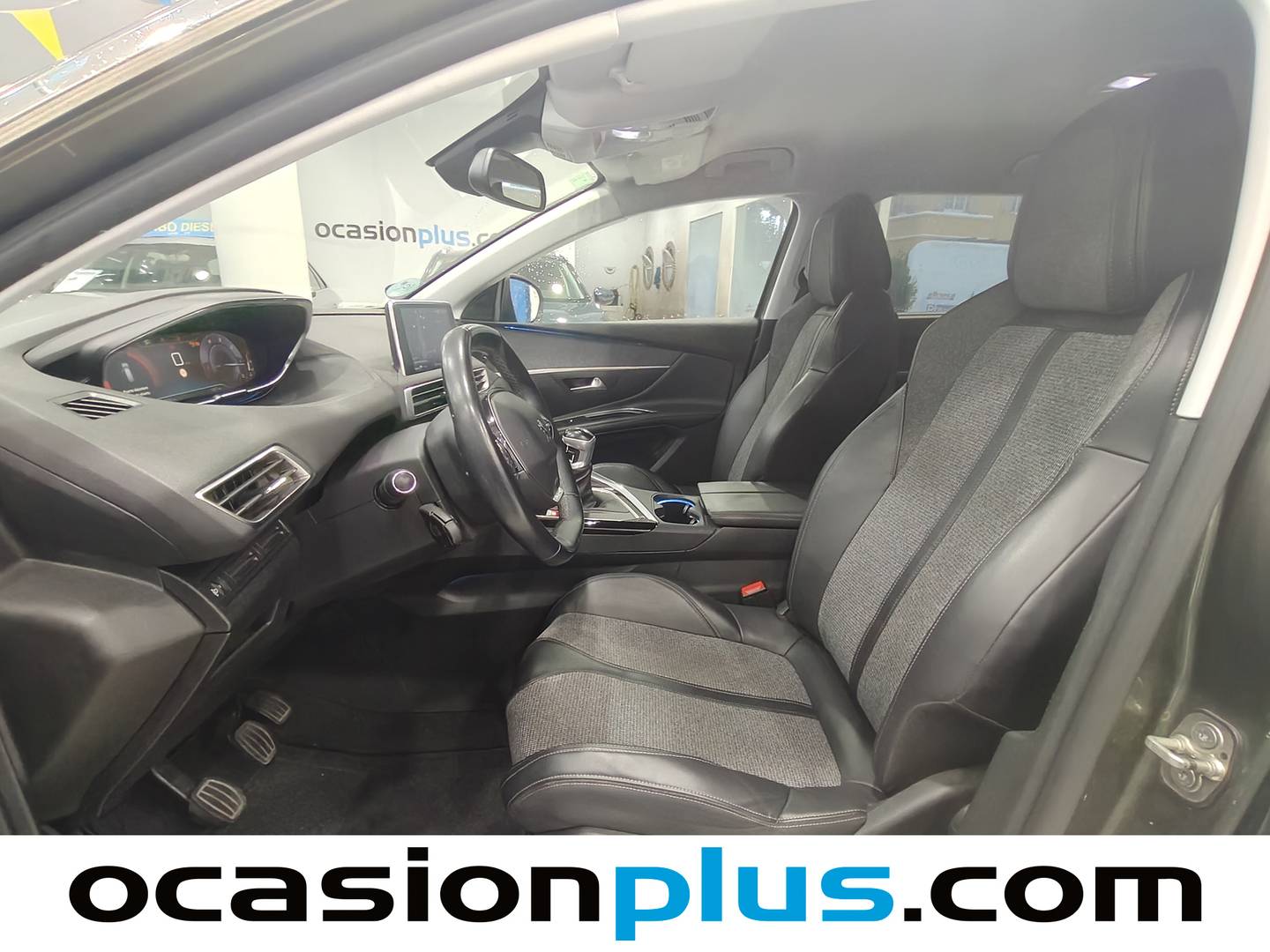 Foto asientos delanteros Peugeot 5008 Peugeot 5008 BlueHDi 130 S&S Allure (130 CV) 7 Plazas