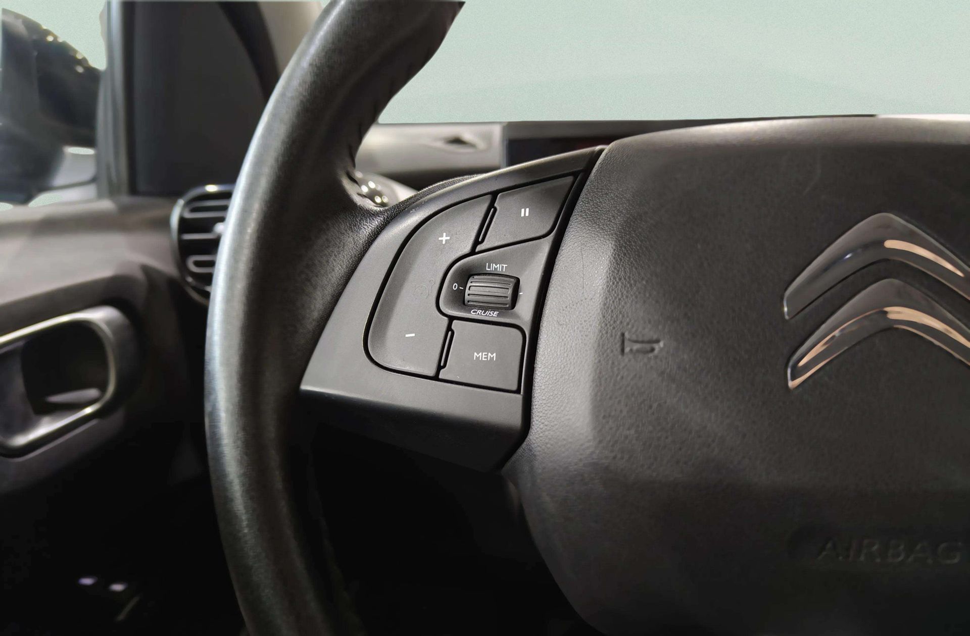 Citroën C4 Cactus BlueHDi 100 Shine - foto 29