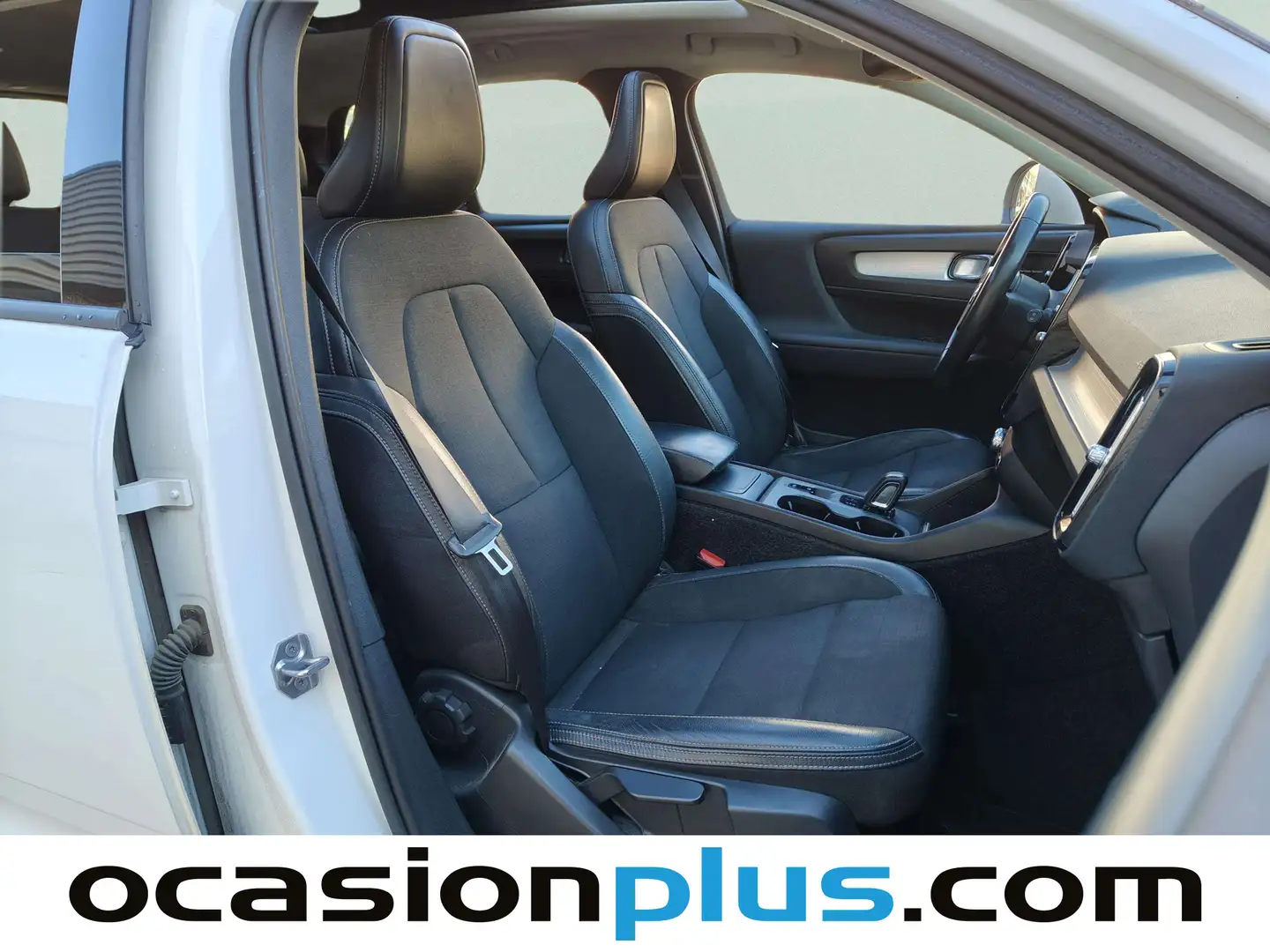 Foto Volvo XC40 Volvo XC40 D3 Momentum Auto  (150 CV)