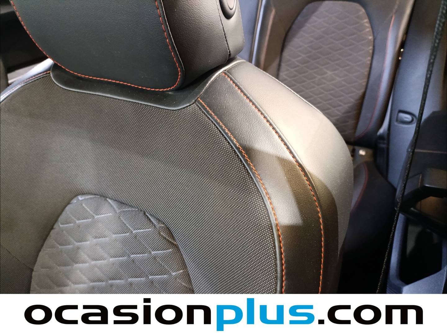 Extras y acabados del Seat León Seat León 1.5 TSI S&S FR Go L (150 CV)
