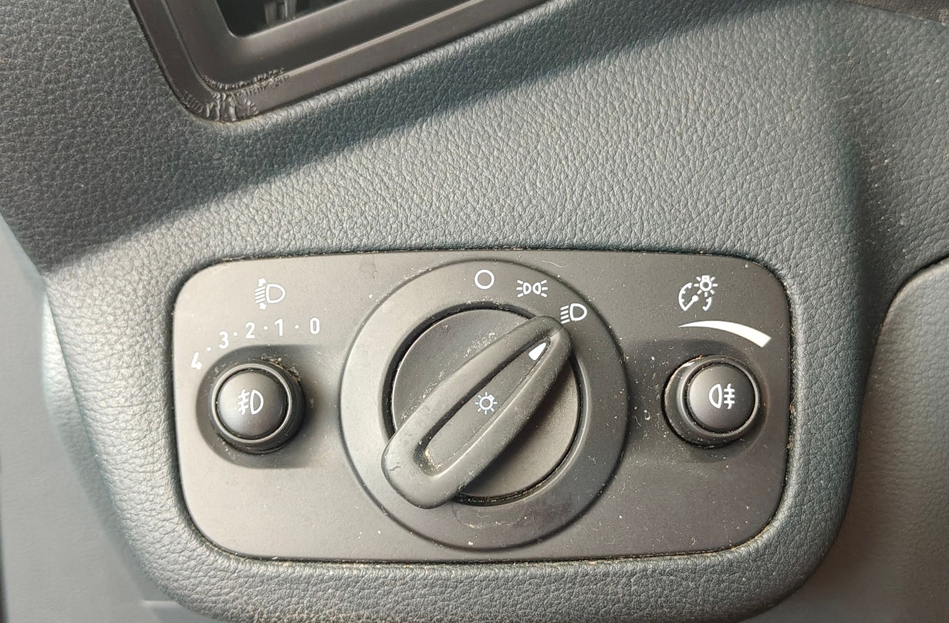 Ford C-Max 1.6 TDCi Trend - foto 10