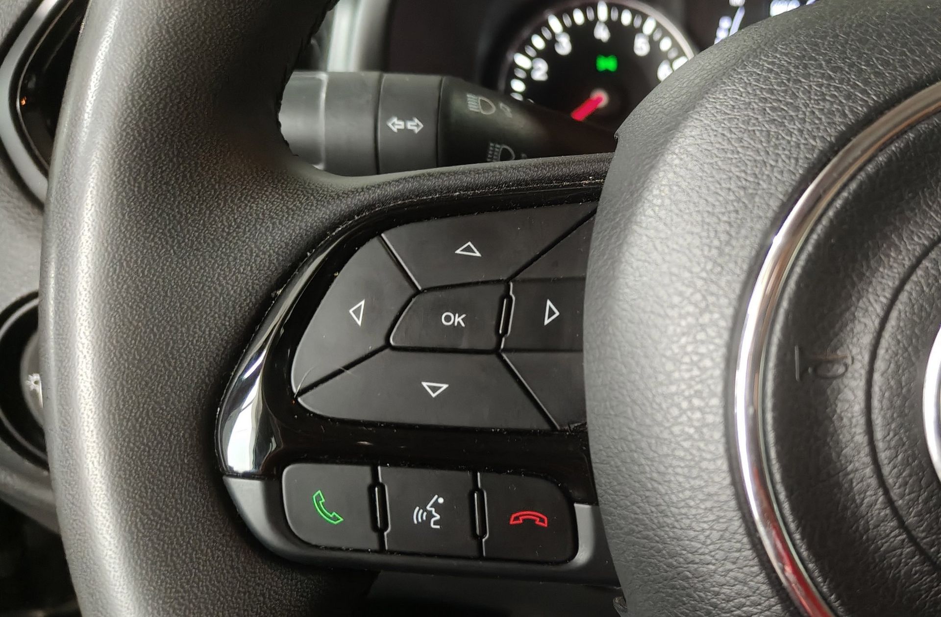 Jeep Renegade eHybrid Night Eagle ATX - foto 19