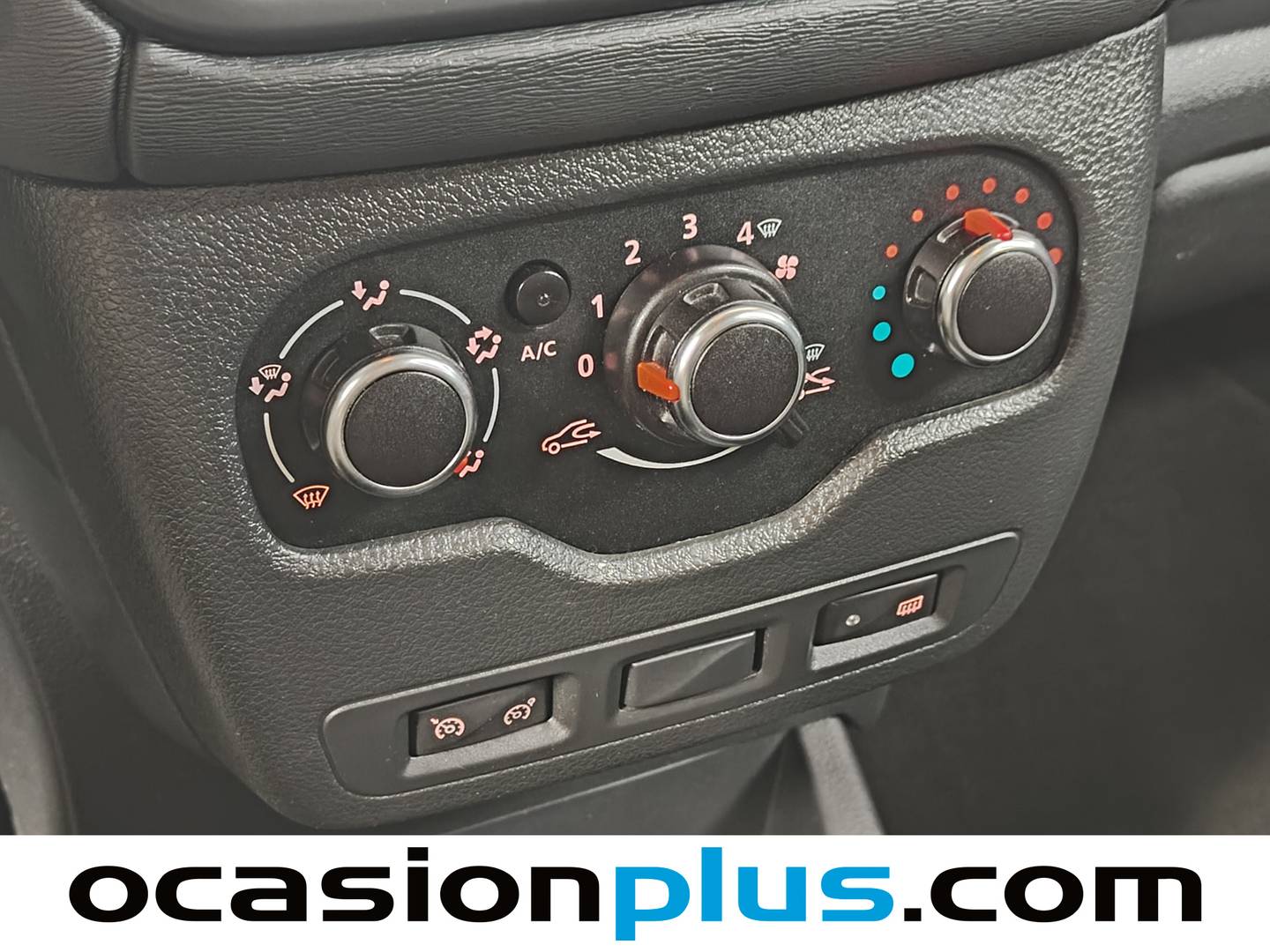 Extras y acabados del Dacia Dokker Dacia Dokker Essential Blue dCi (95 CV)