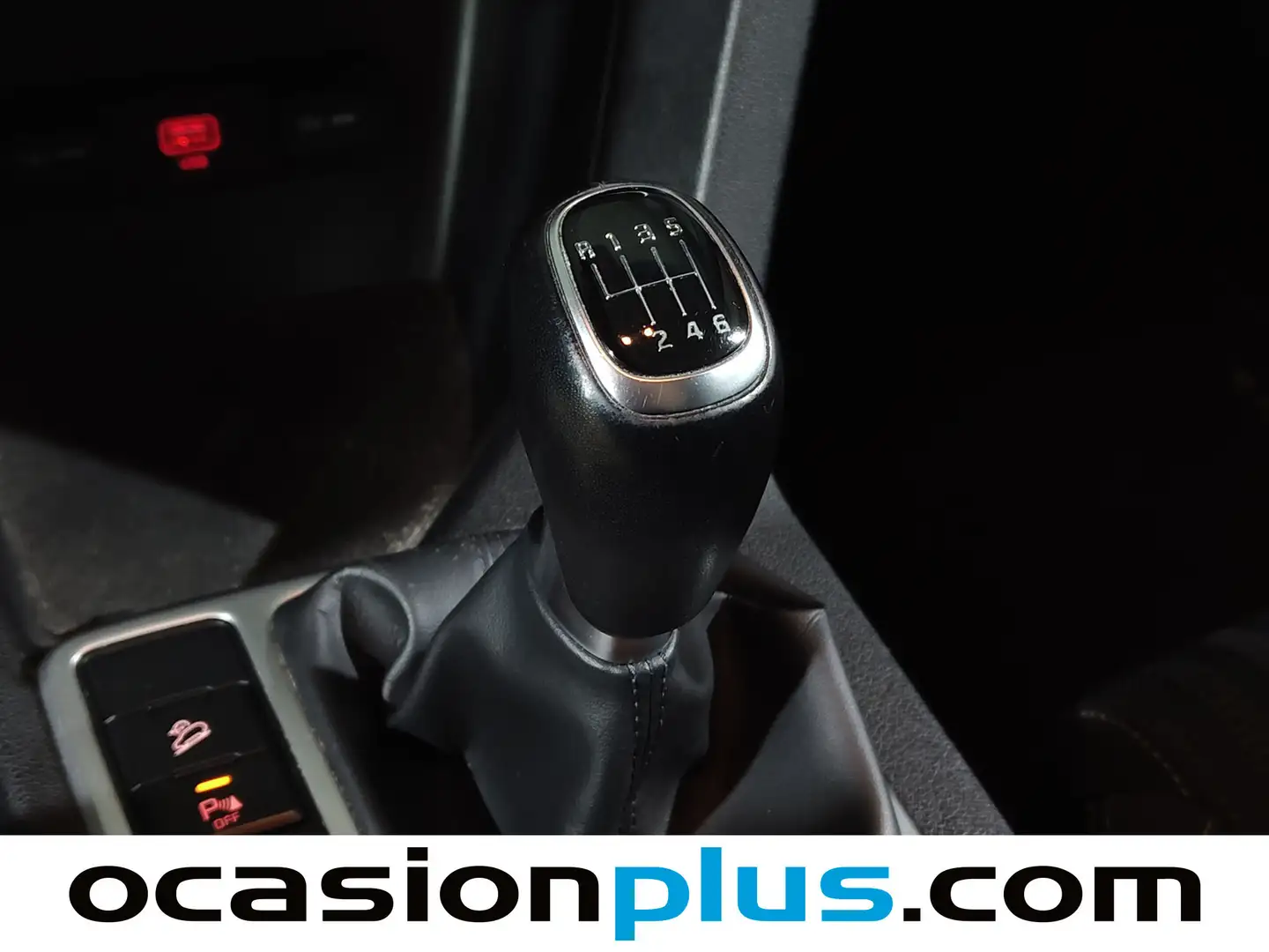 Foto KIA Sportage Kia Sportage 1.6 MHEV Business 4x2 (115 CV)