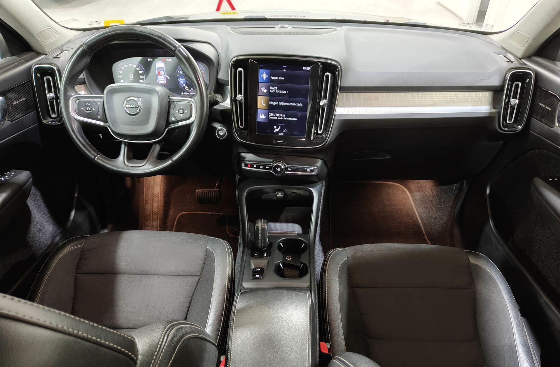 Volvo XC40 T4 Momentum - foto 7