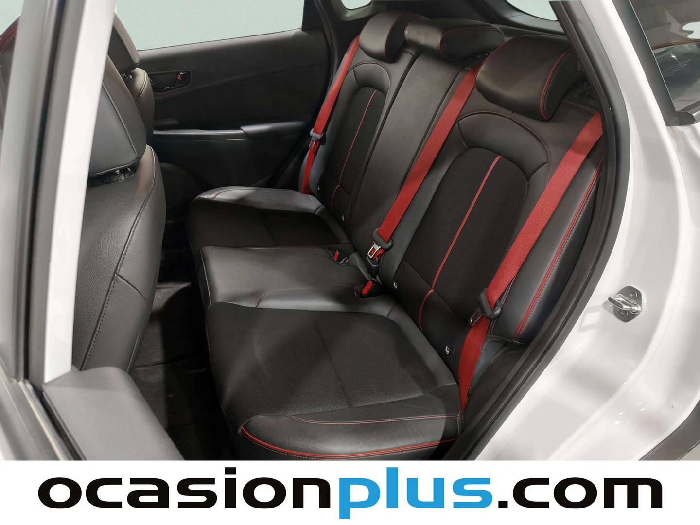 Foto asientos traseros Hyundai Kona Hyundai Kona 1.6 GDI HEV Tecno Red DCT (141 CV)